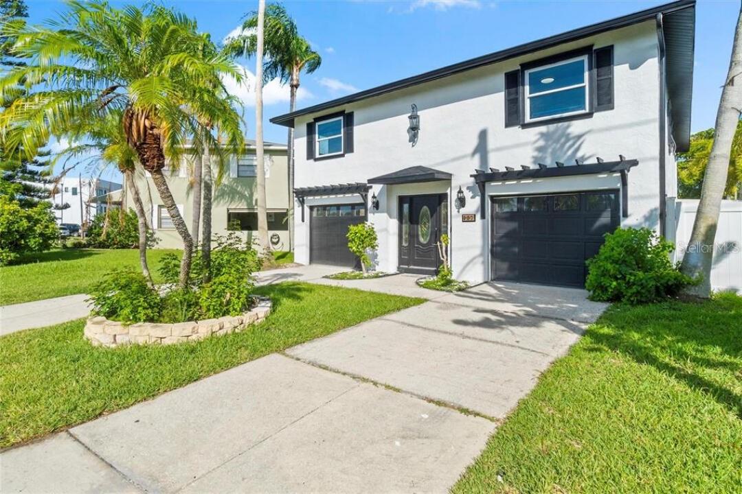 307 161ST AVE, REDINGTON BEACH, FL — photo 4