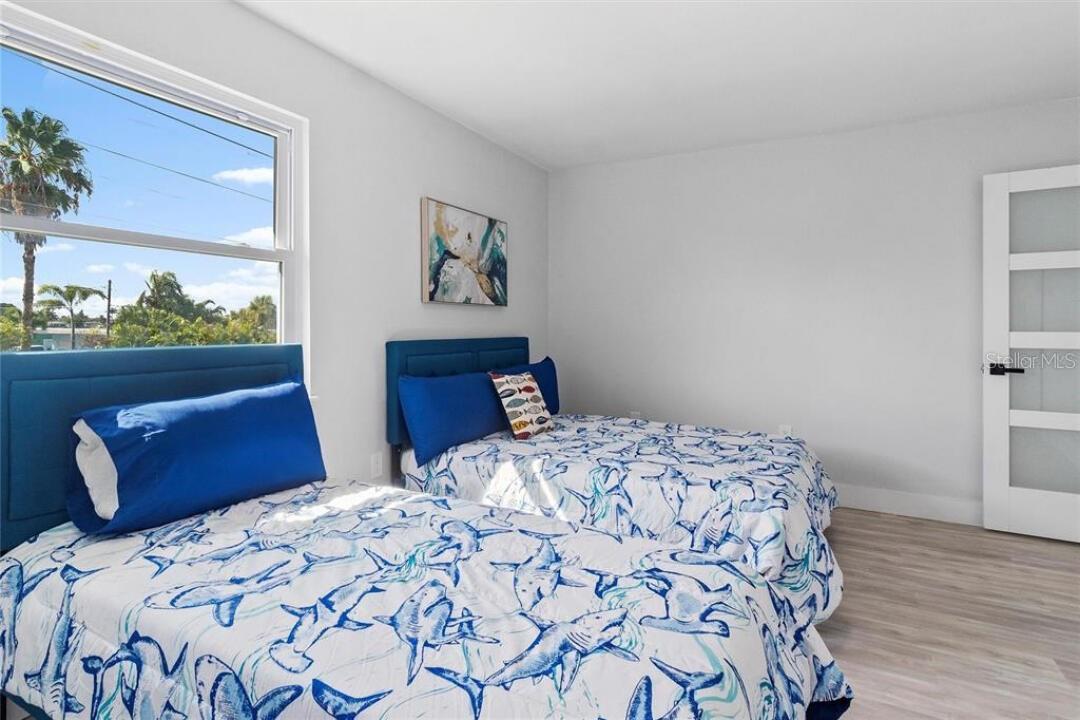 307 161ST AVE, REDINGTON BEACH, FL — photo 9