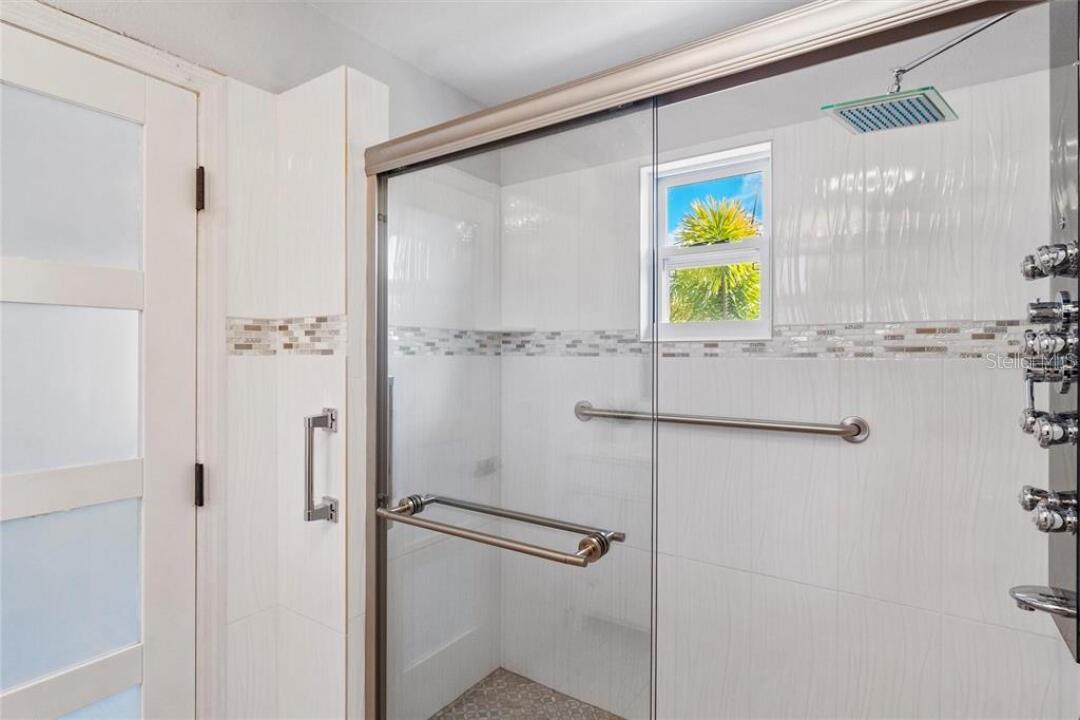 307 161ST AVE, REDINGTON BEACH, FL — photo 42