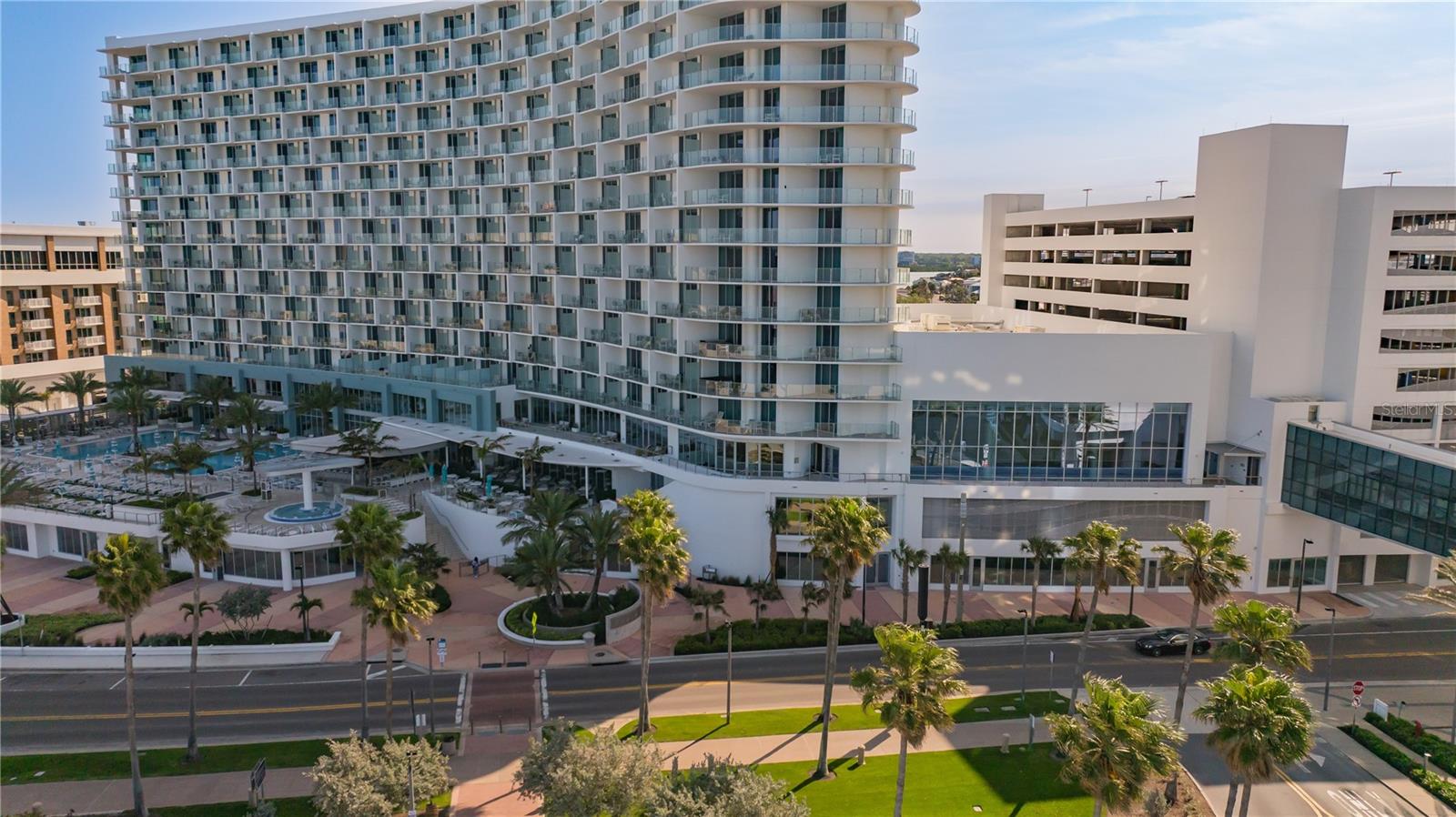 400 CORONADO DR, CLEARWATER BEACH, FL — photo 2