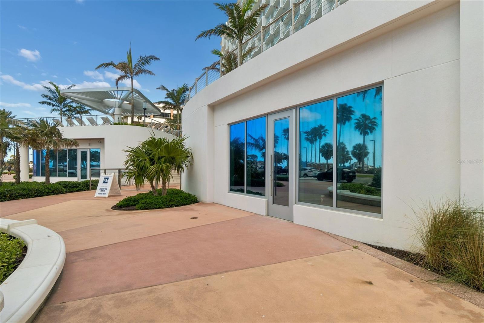 400 CORONADO DR, CLEARWATER BEACH, FL — photo 8