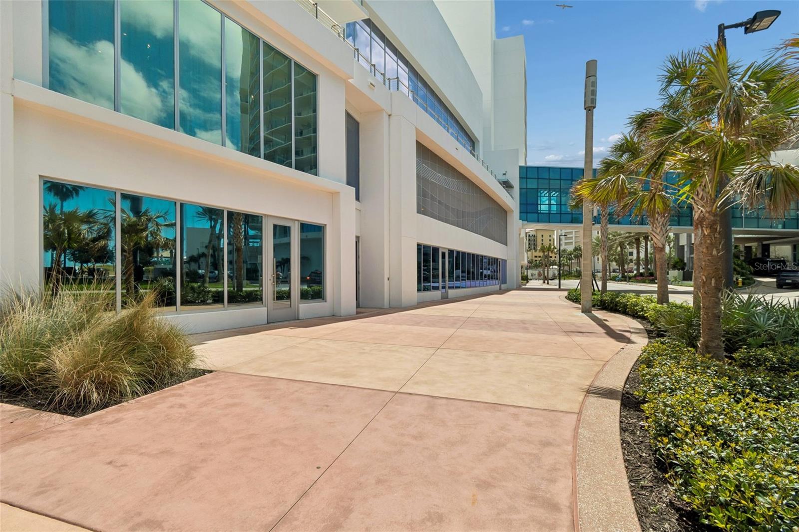 400 CORONADO DR, CLEARWATER BEACH, FL — photo 10