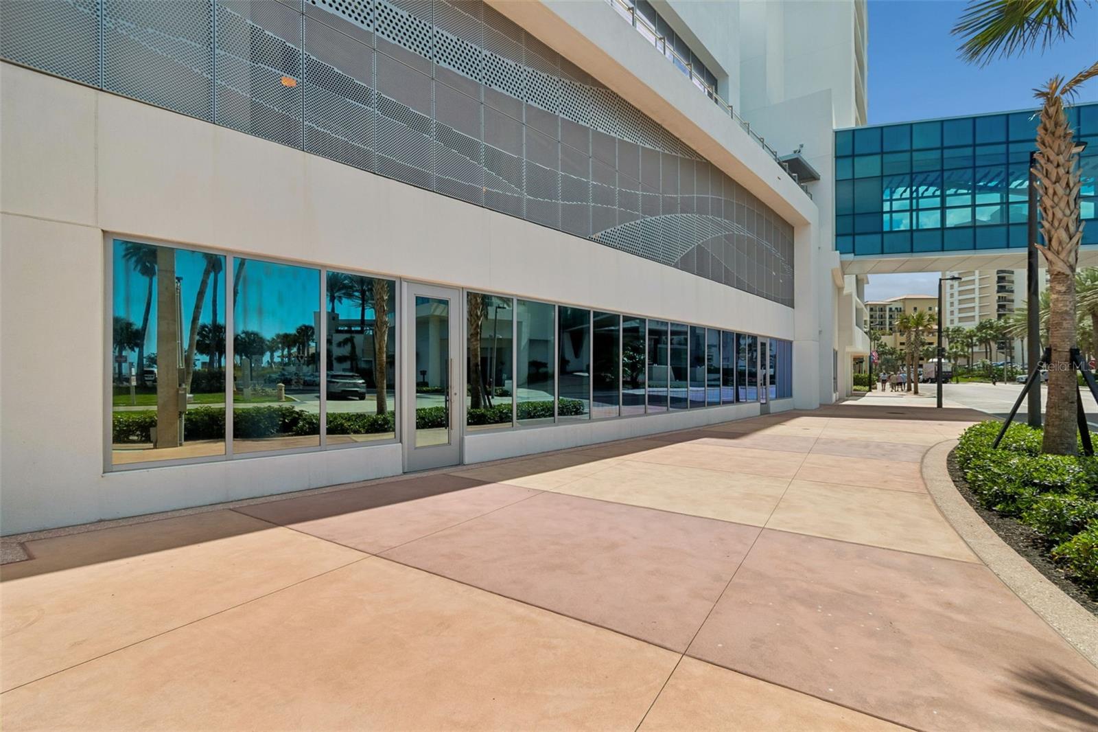 400 CORONADO DR, CLEARWATER BEACH, FL — photo 12
