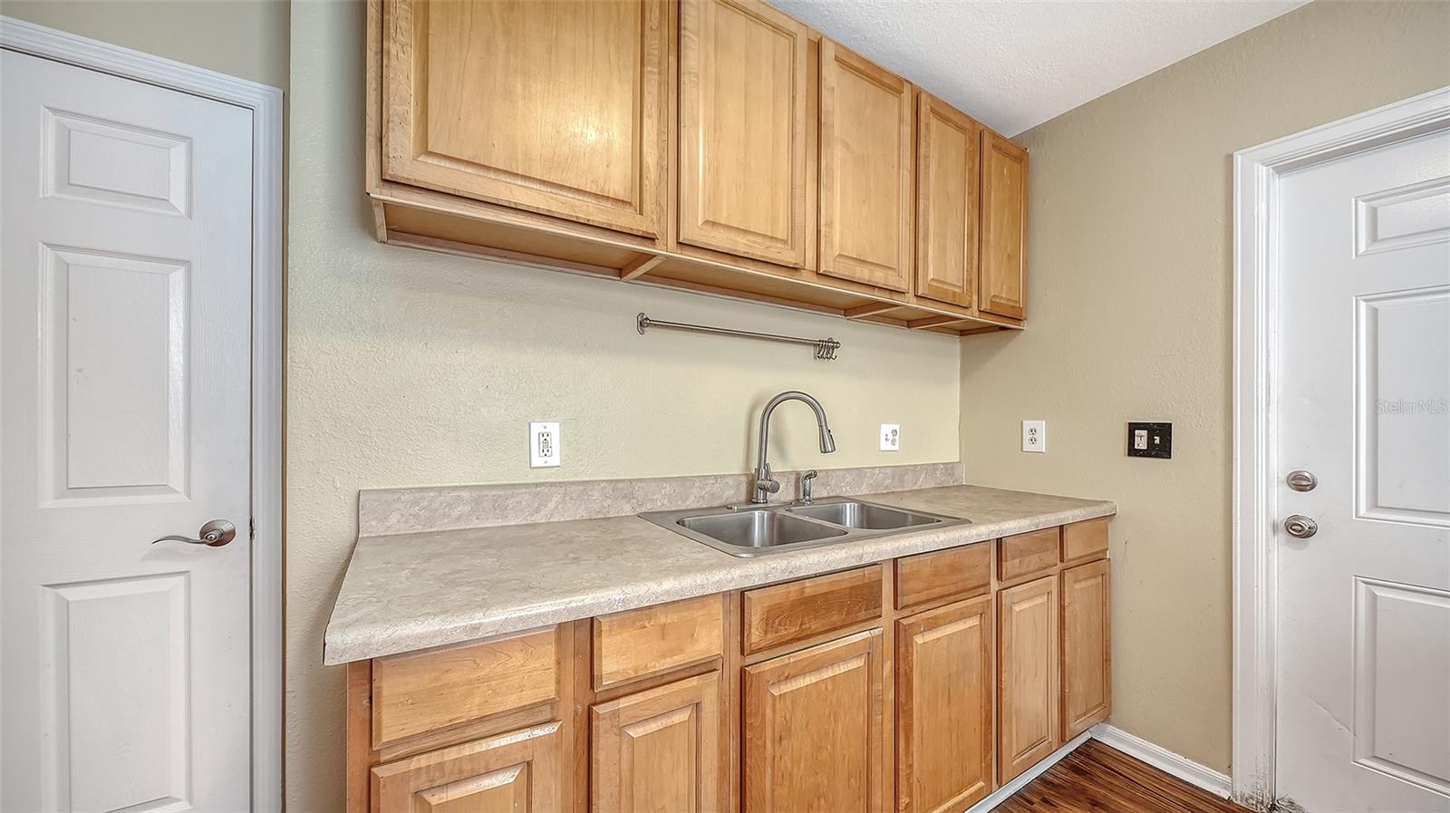 420 KUMQUAT CT, SARASOTA, FL — photo 39