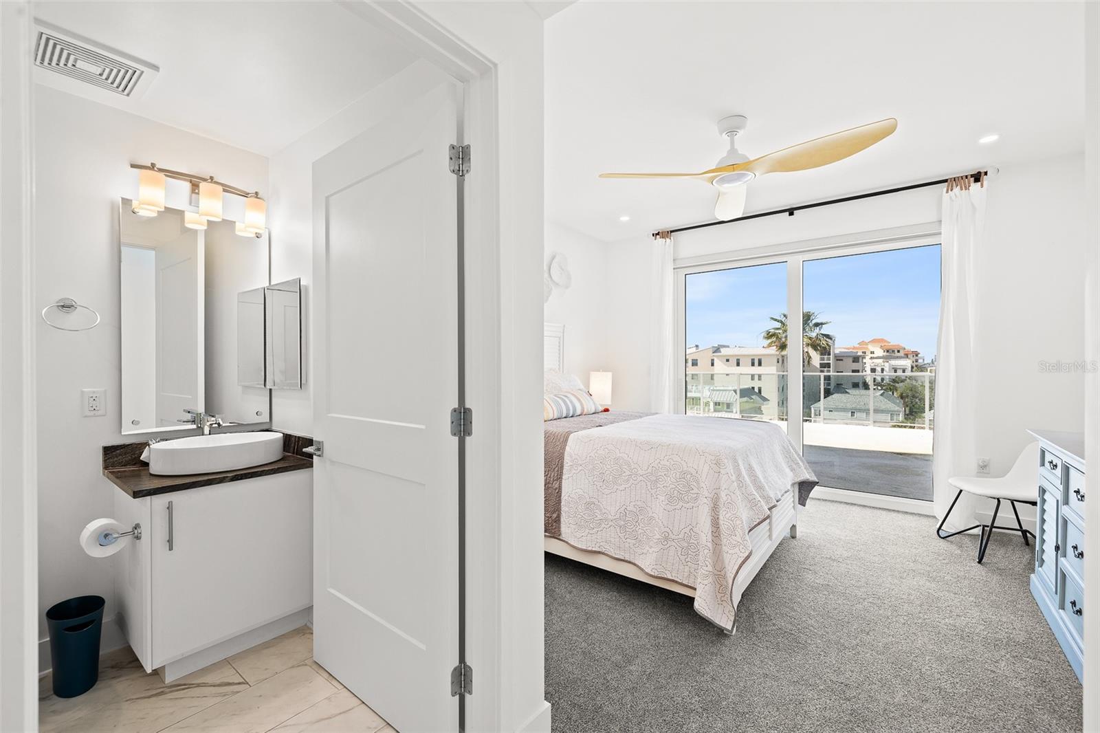 15 AVALON ST #502, CLEARWATER BEACH, FL — photo 32