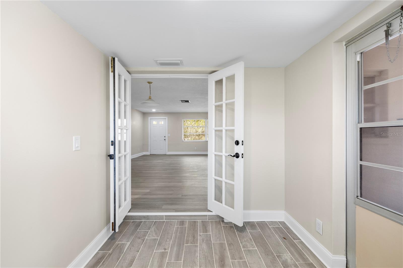 1820 PATLIN CIR N, LARGO, FL — photo 15