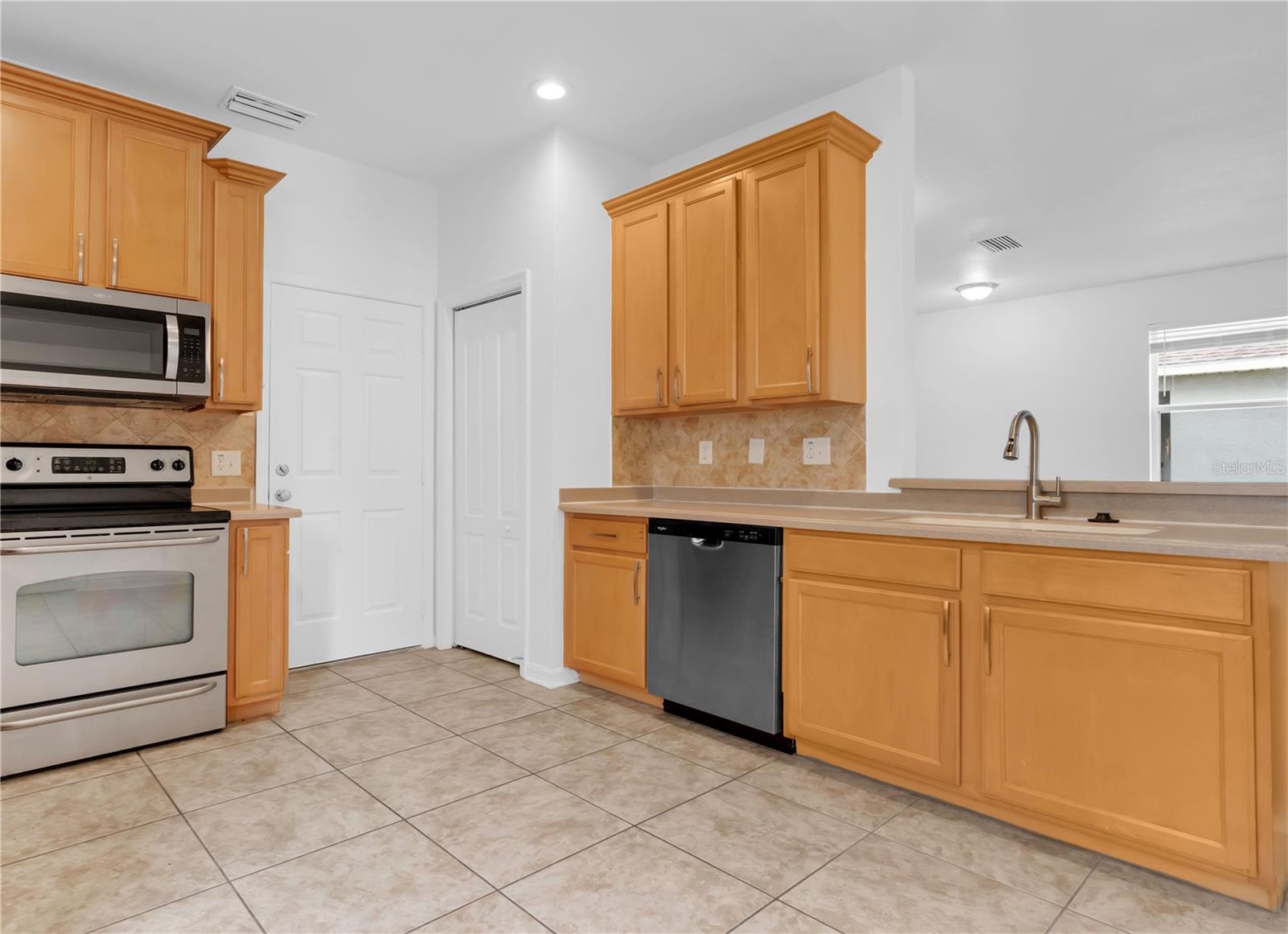 15031 SKIP JACK LOOP, LAKEWOOD RANCH, FL — photo 3