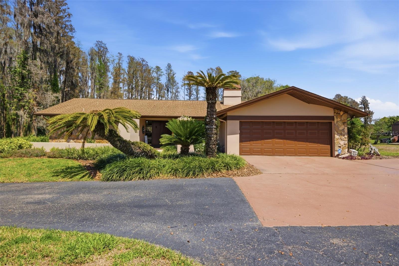 820 NEWBERGER RD, LUTZ, FL — photo 2