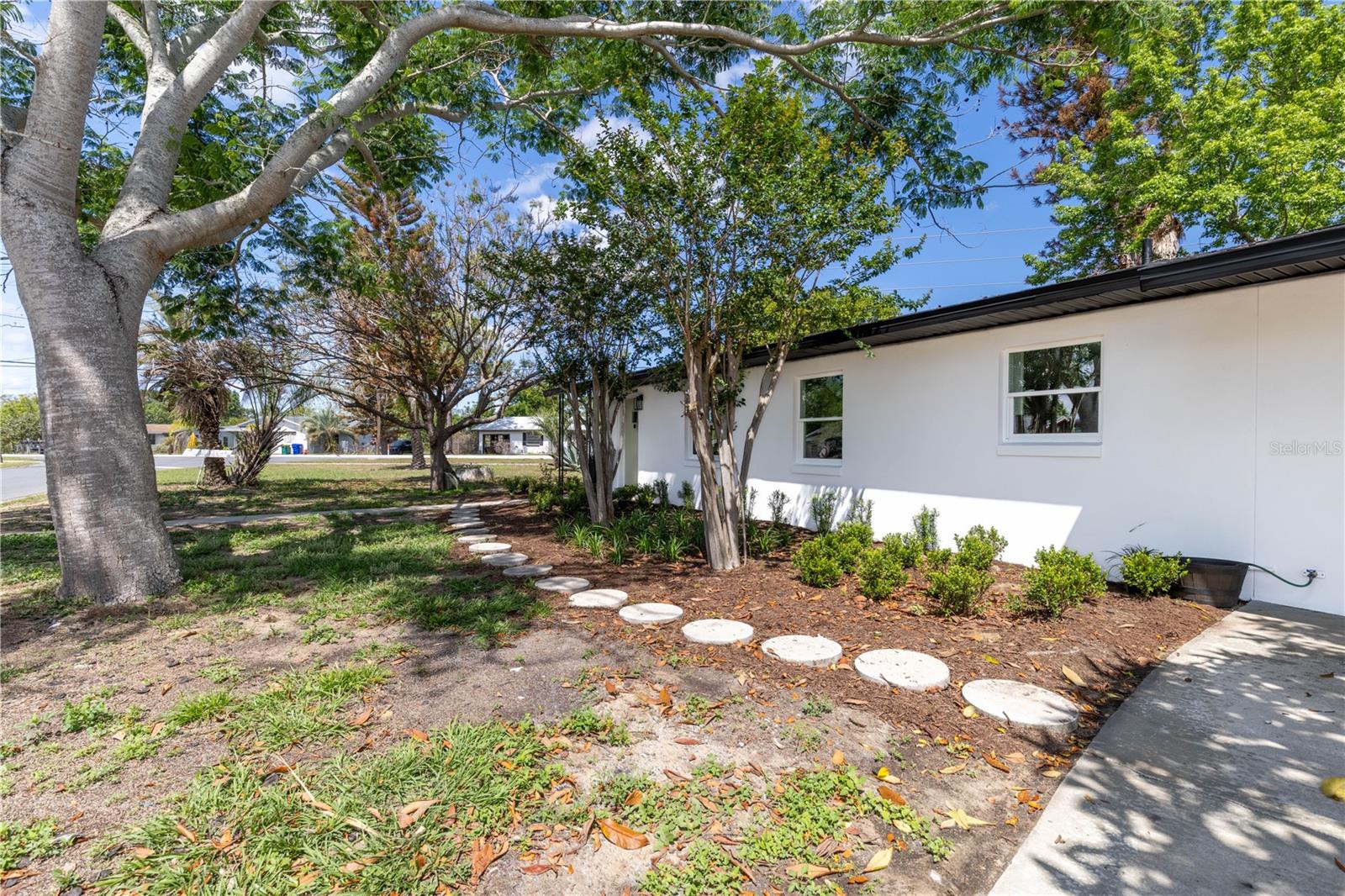 1201 SHERMAN AVE, TAVARES, FL — photo 5