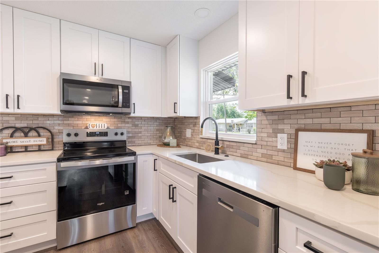 1201 SHERMAN AVE, TAVARES, FL — photo 18