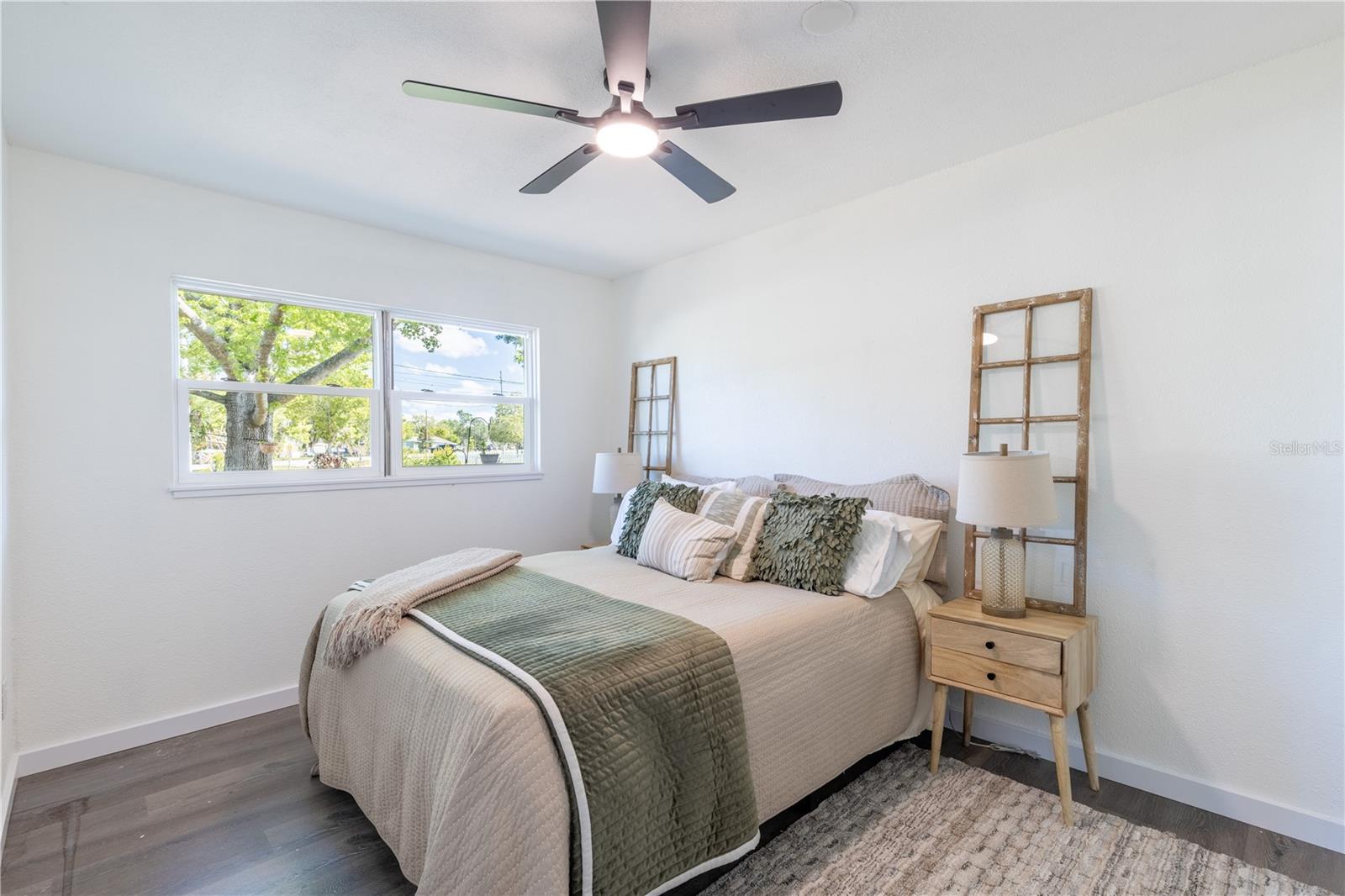 1201 SHERMAN AVE, TAVARES, FL — photo 33