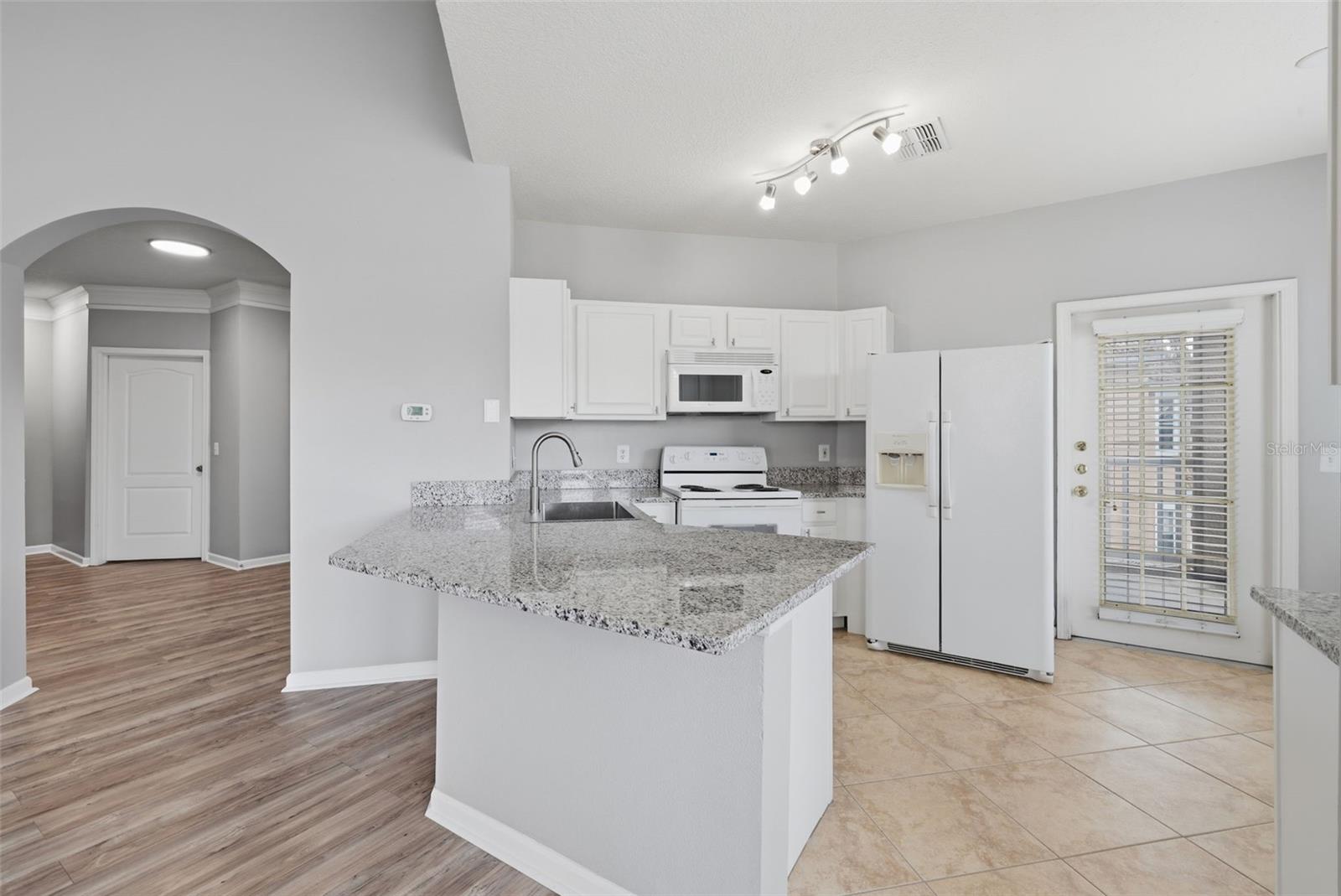 10504 VILLA VIEW CIR, TAMPA, FL — photo 8