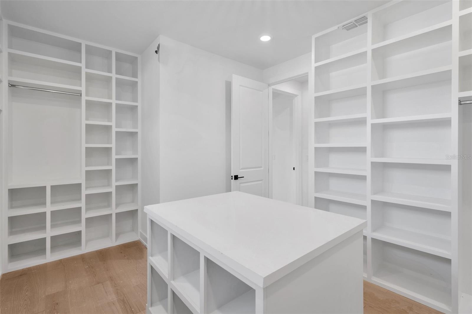 3608 W WALLACE AVE, TAMPA, FL — photo 40