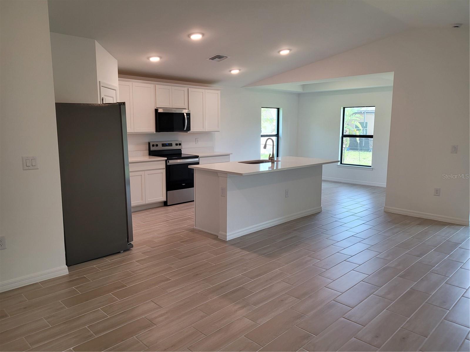 11383 BAGGOT AVE, ENGLEWOOD, FL — photo 4
