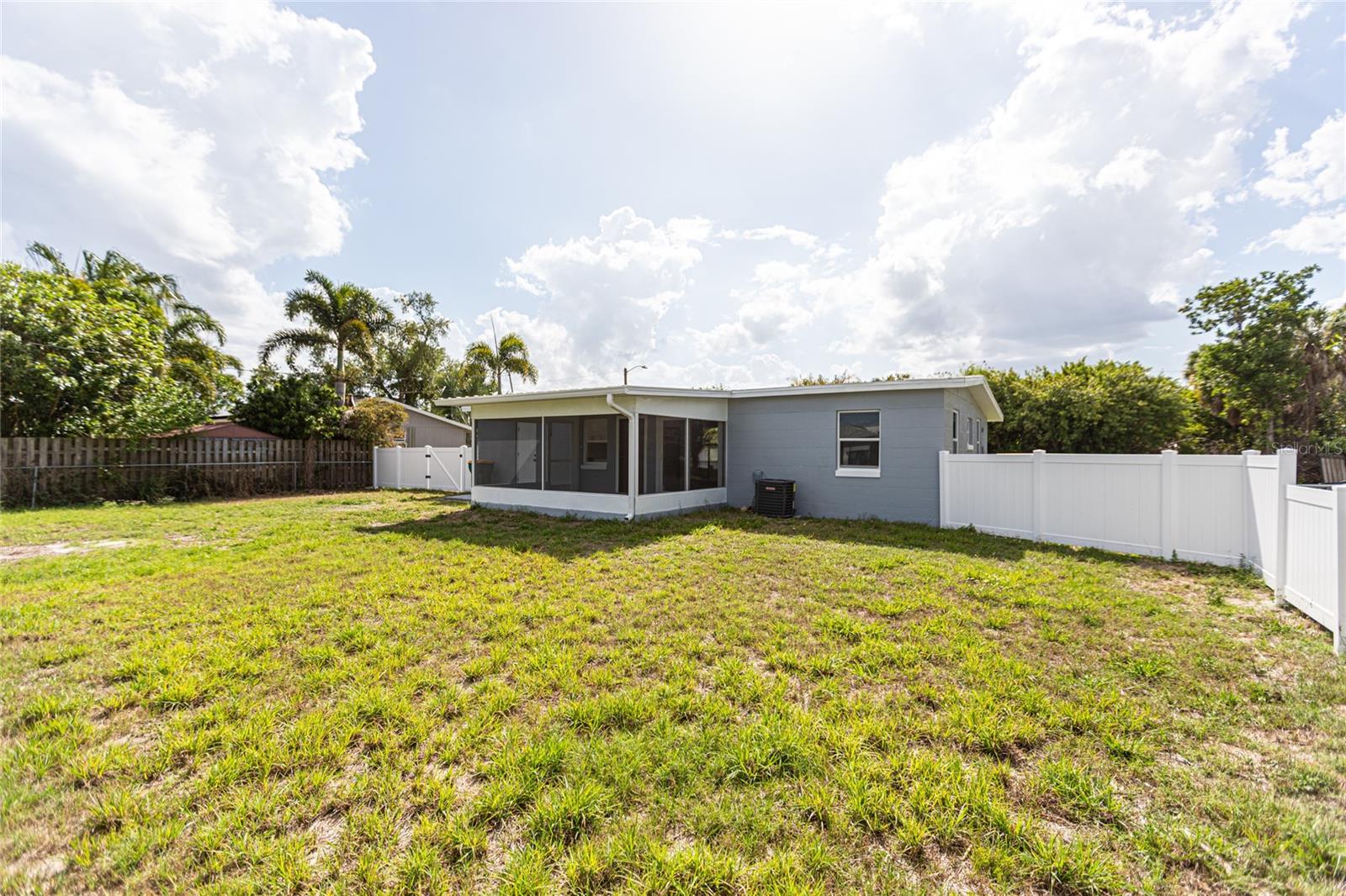 3208 PINETREE ST, PORT CHARLOTTE, FL — photo 23