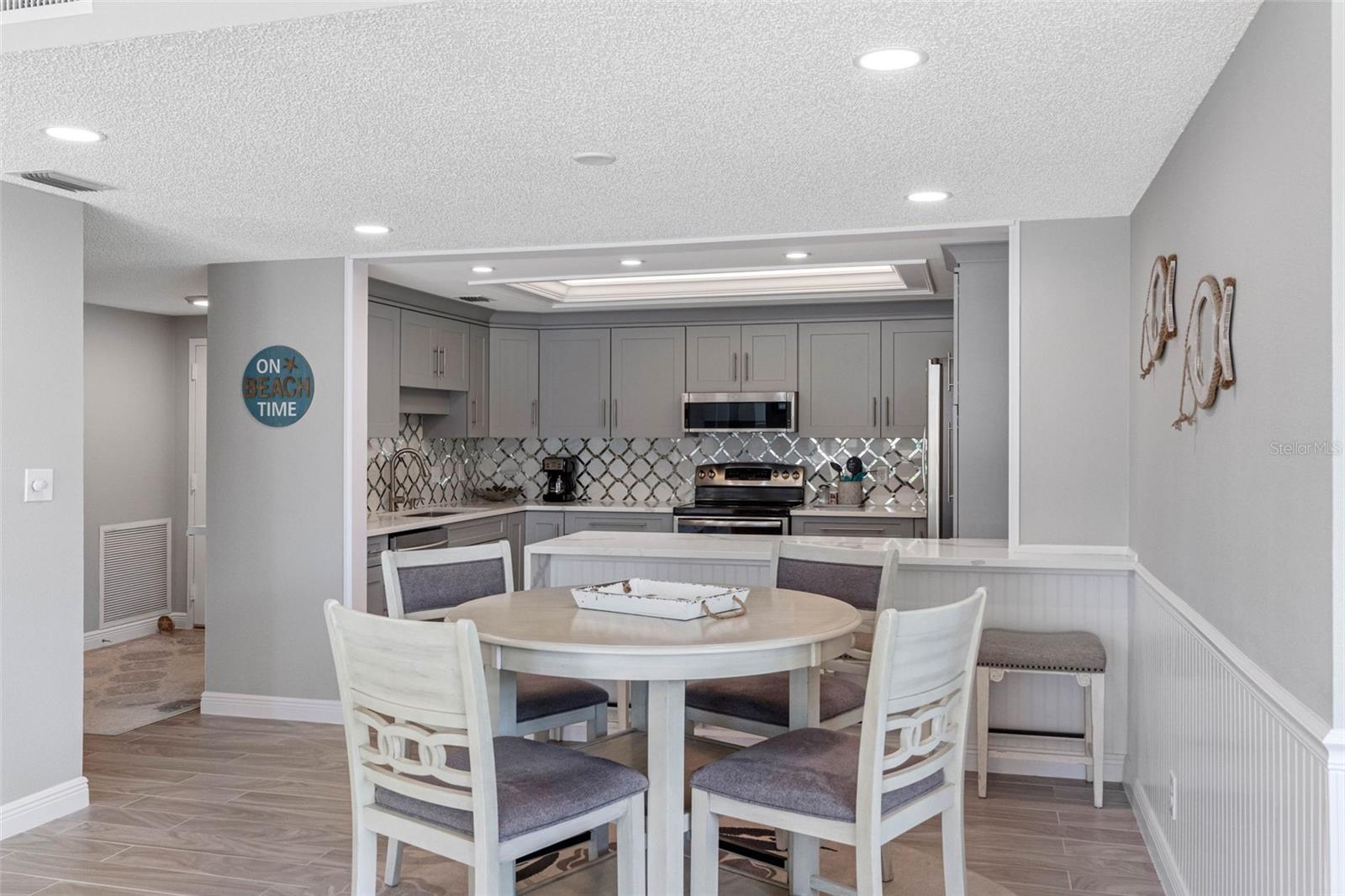 1501 GULF BLVD #102, CLEARWATER BEACH, FL — photo 23