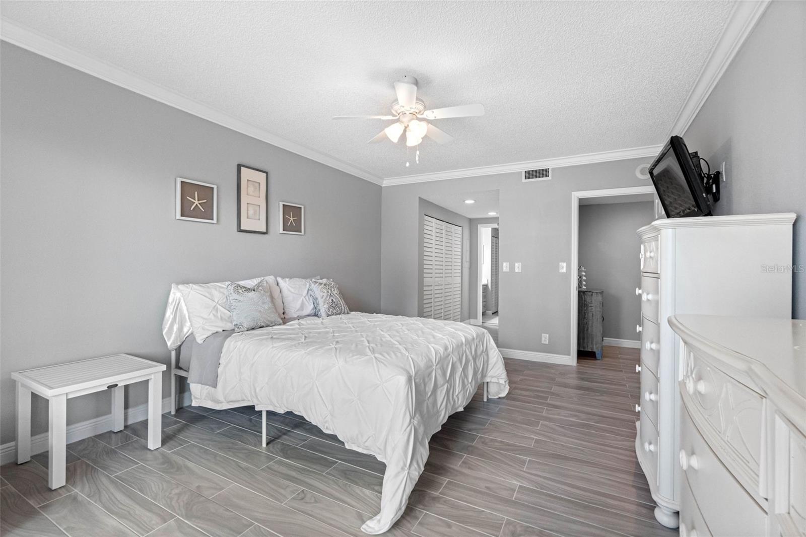 1501 GULF BLVD #102, CLEARWATER BEACH, FL — photo 27