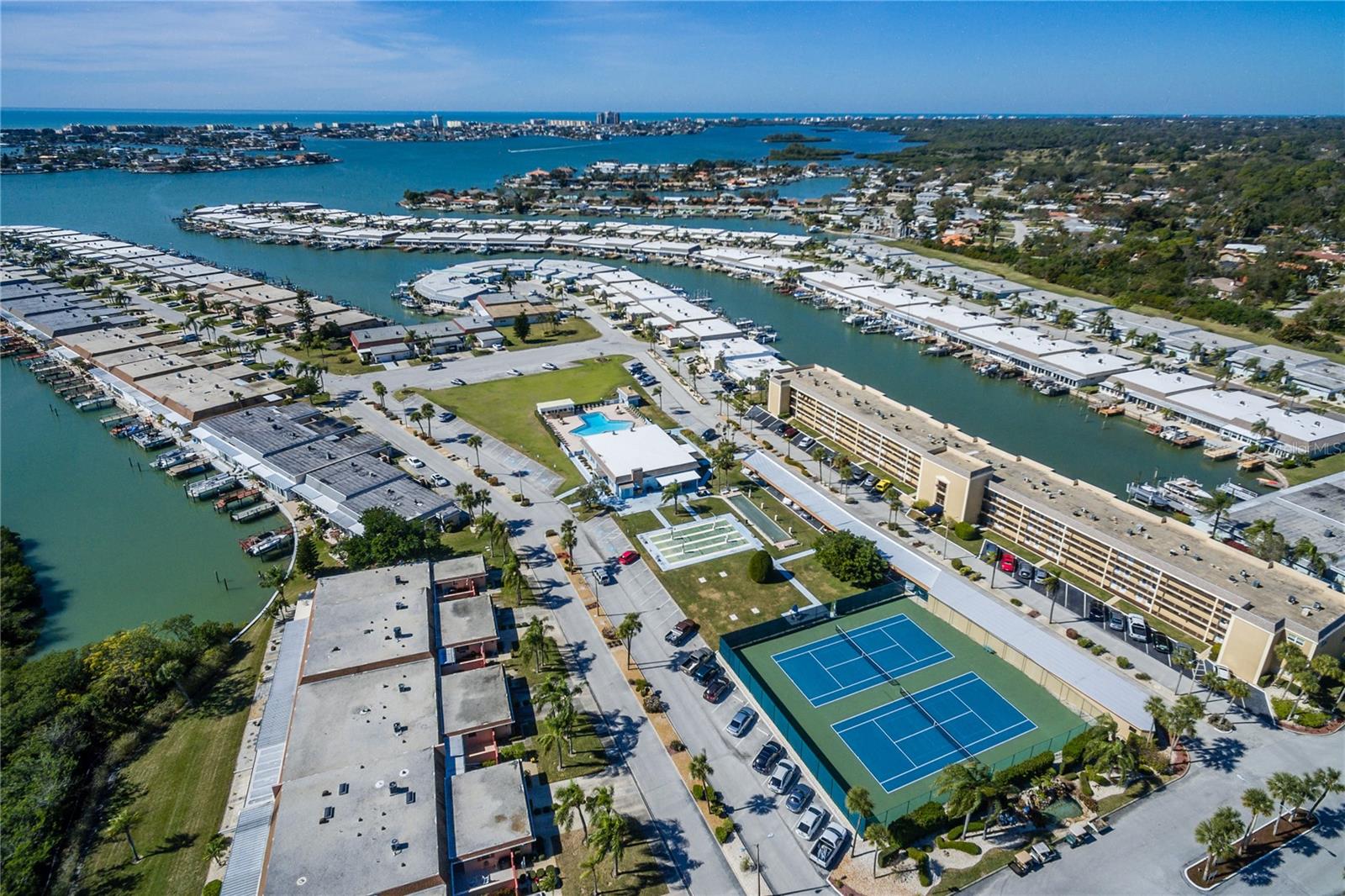 1 S BOCA CIEGA POINT BLVD #204, ST PETERSBURG, FL — photo 31