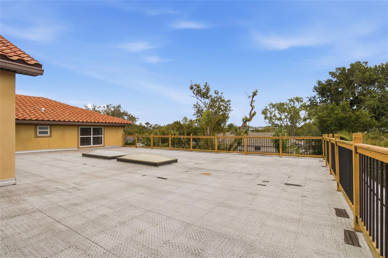 303 SUNNY LN, BELLEAIR, FL — photo 42