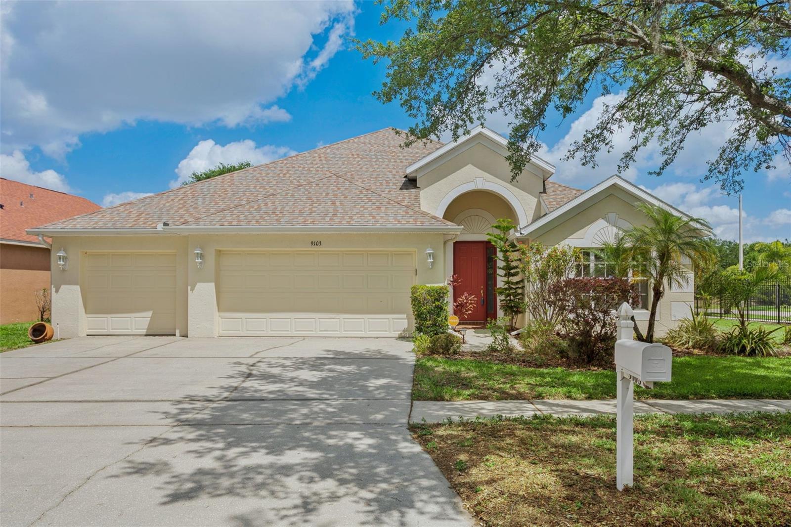 9103 PINEBREEZE DR, RIVERVIEW, FL