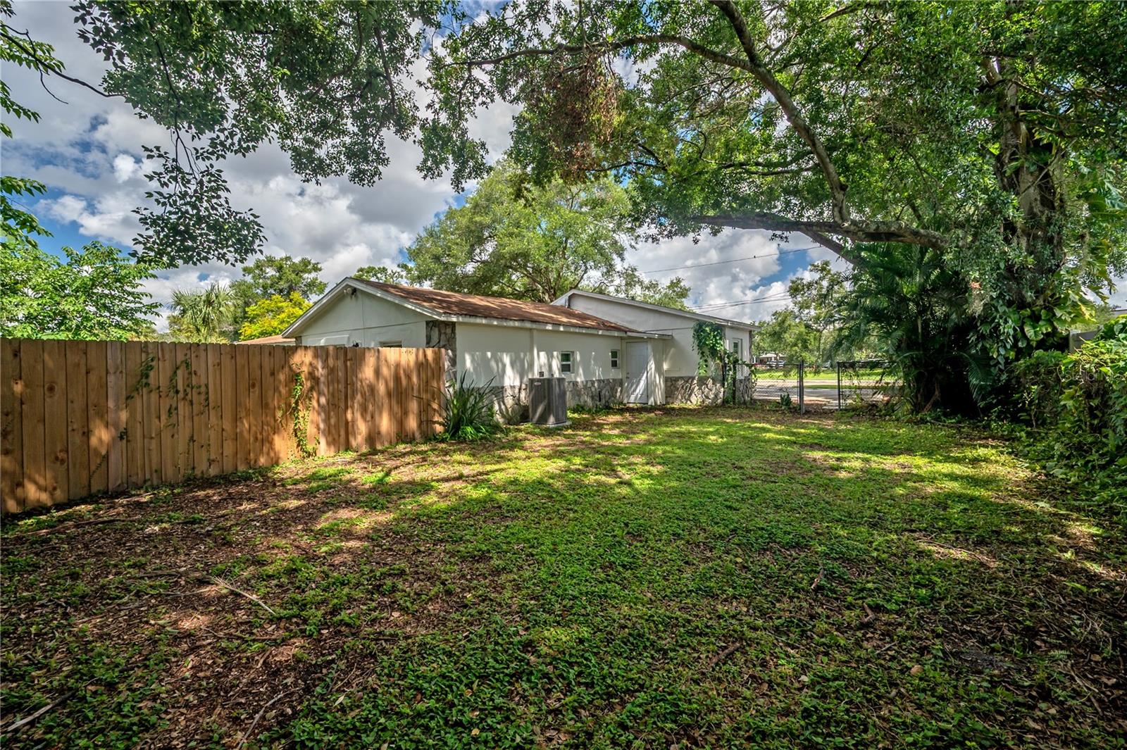 2307 E OSBORNE AVE, TAMPA, FL — photo 20