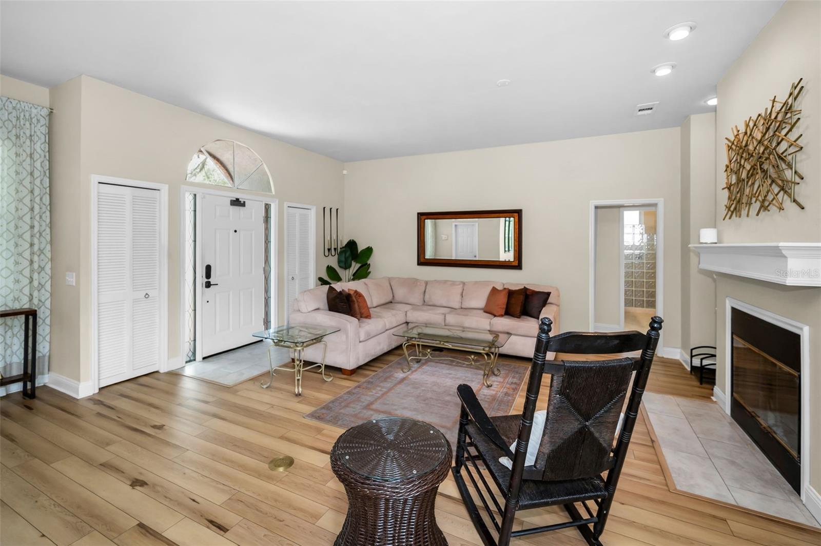 2997 EAGLE ESTATES CIR E, CLEARWATER, FL — photo 10