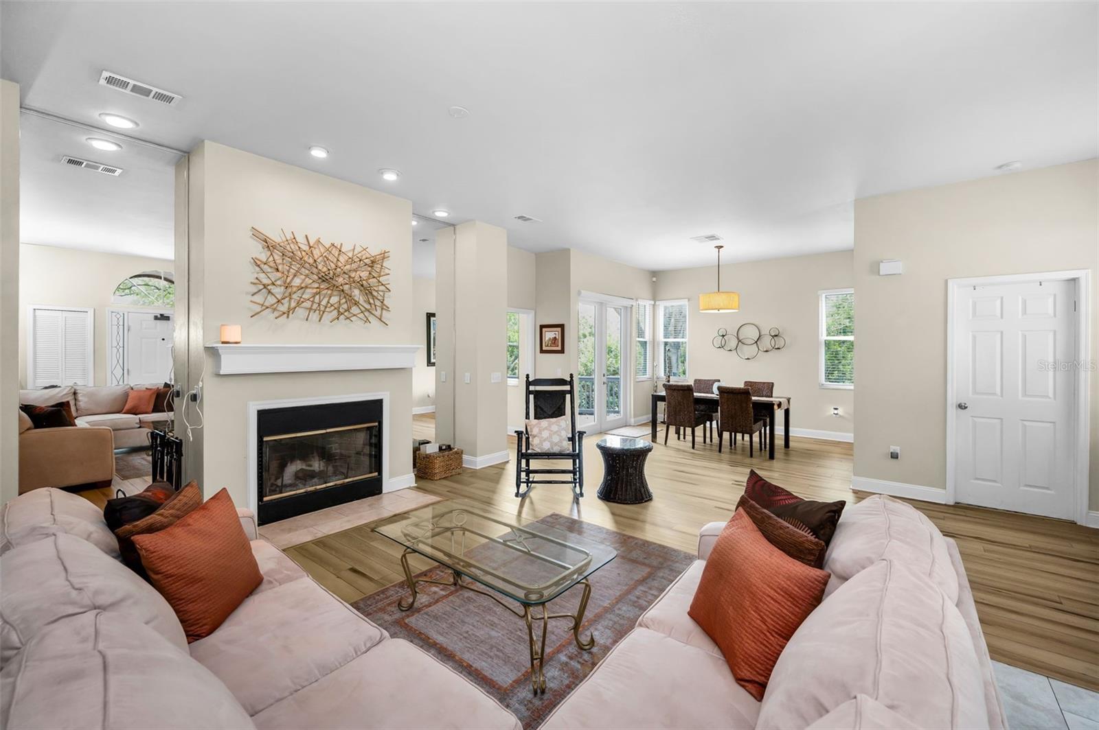 2997 EAGLE ESTATES CIR E, CLEARWATER, FL — photo 12