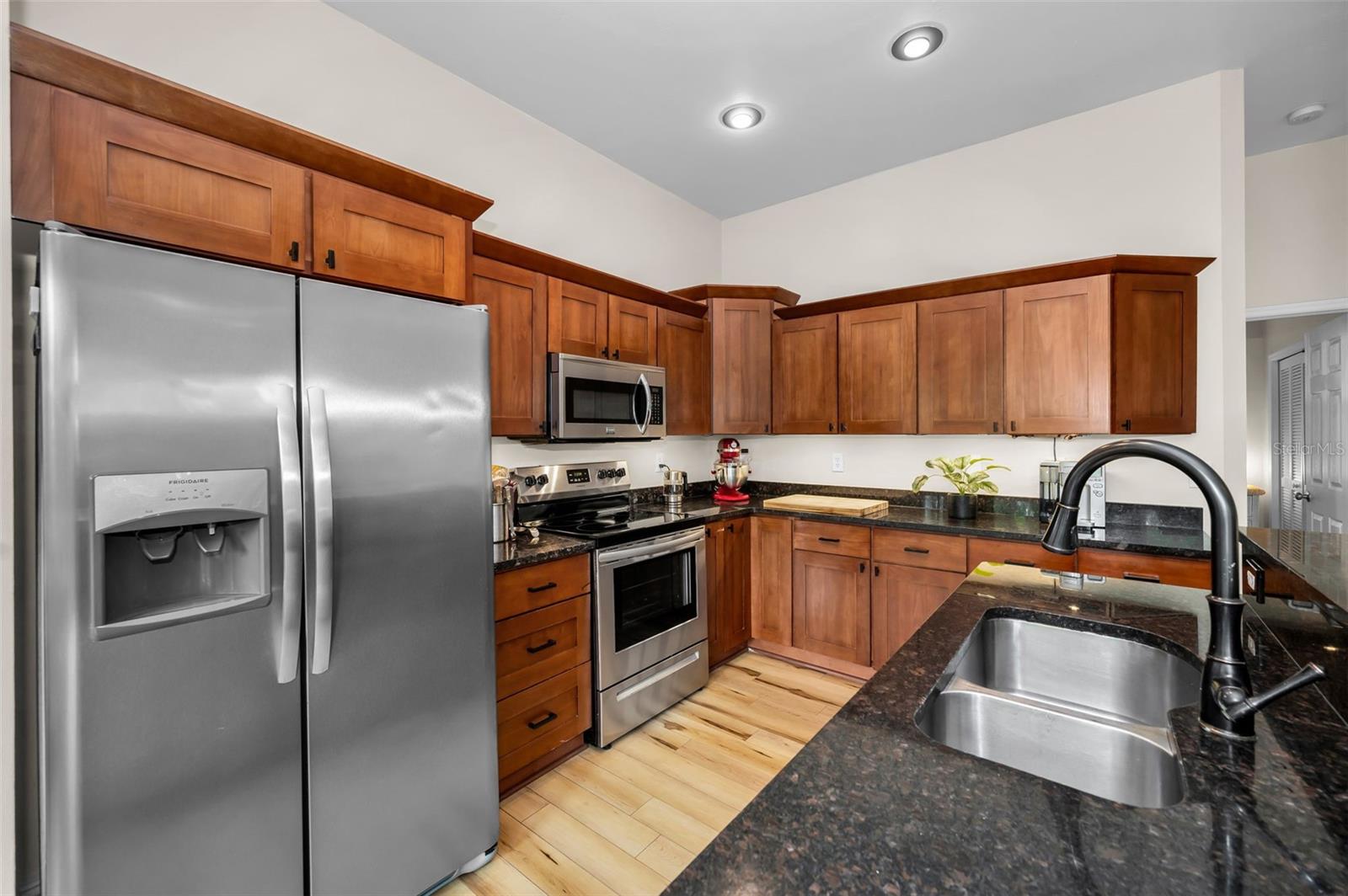 2997 EAGLE ESTATES CIR E, CLEARWATER, FL — photo 20
