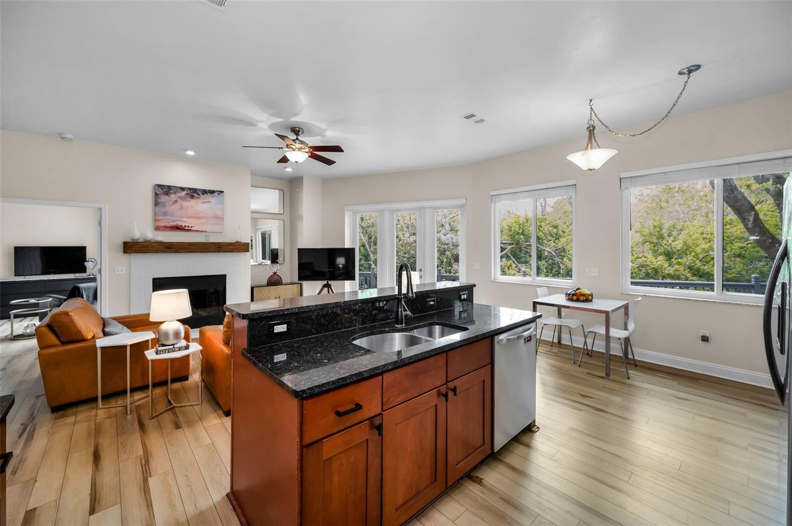 2997 EAGLE ESTATES CIR E, CLEARWATER, FL — photo 22