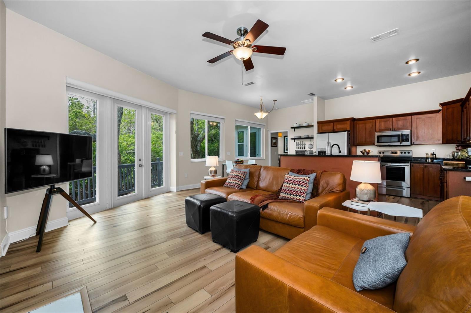 2997 EAGLE ESTATES CIR E, CLEARWATER, FL — photo 40