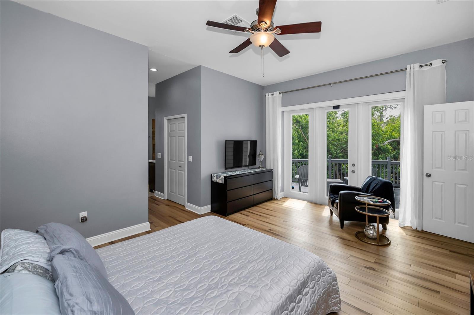 2997 EAGLE ESTATES CIR E, CLEARWATER, FL — photo 44