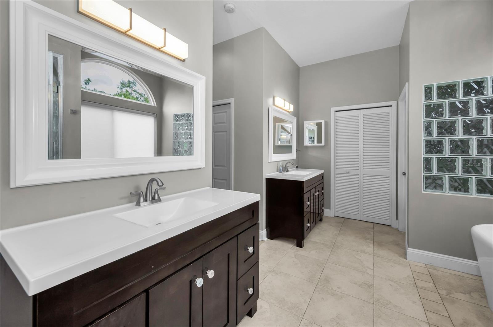 2997 EAGLE ESTATES CIR E, CLEARWATER, FL — photo 50