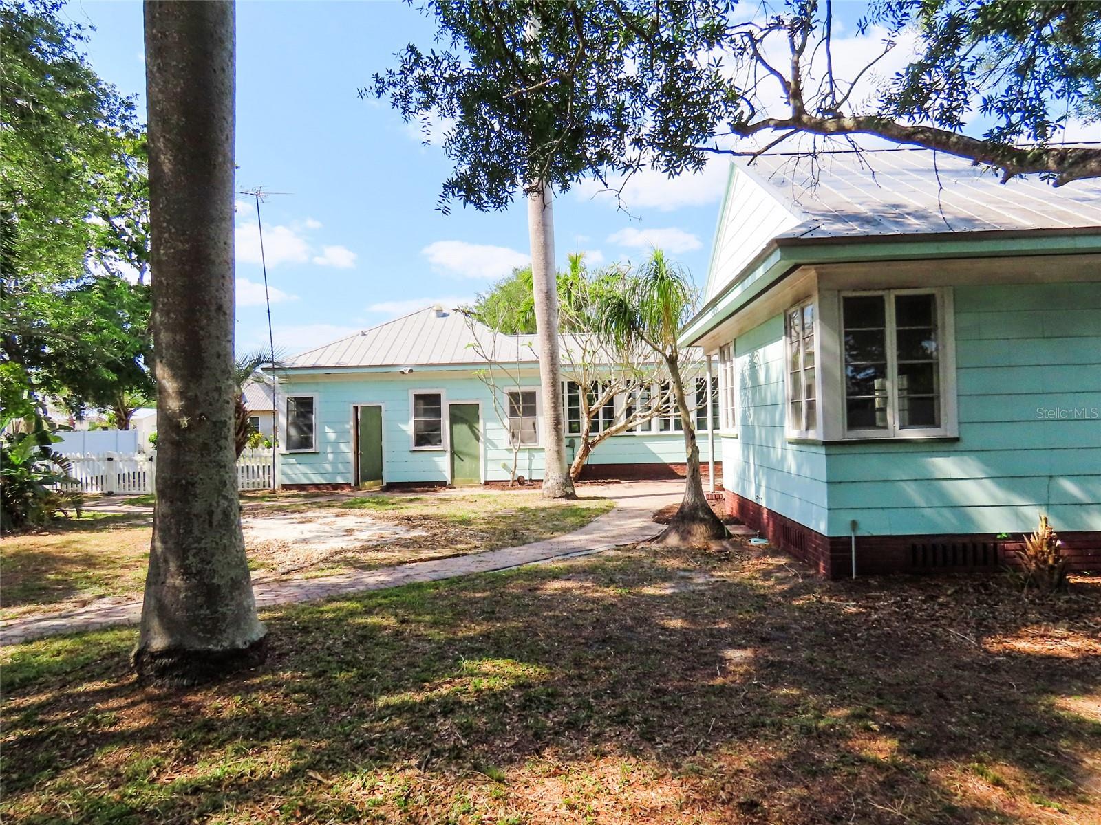 408 27TH ST W, BRADENTON, FL — photo 9