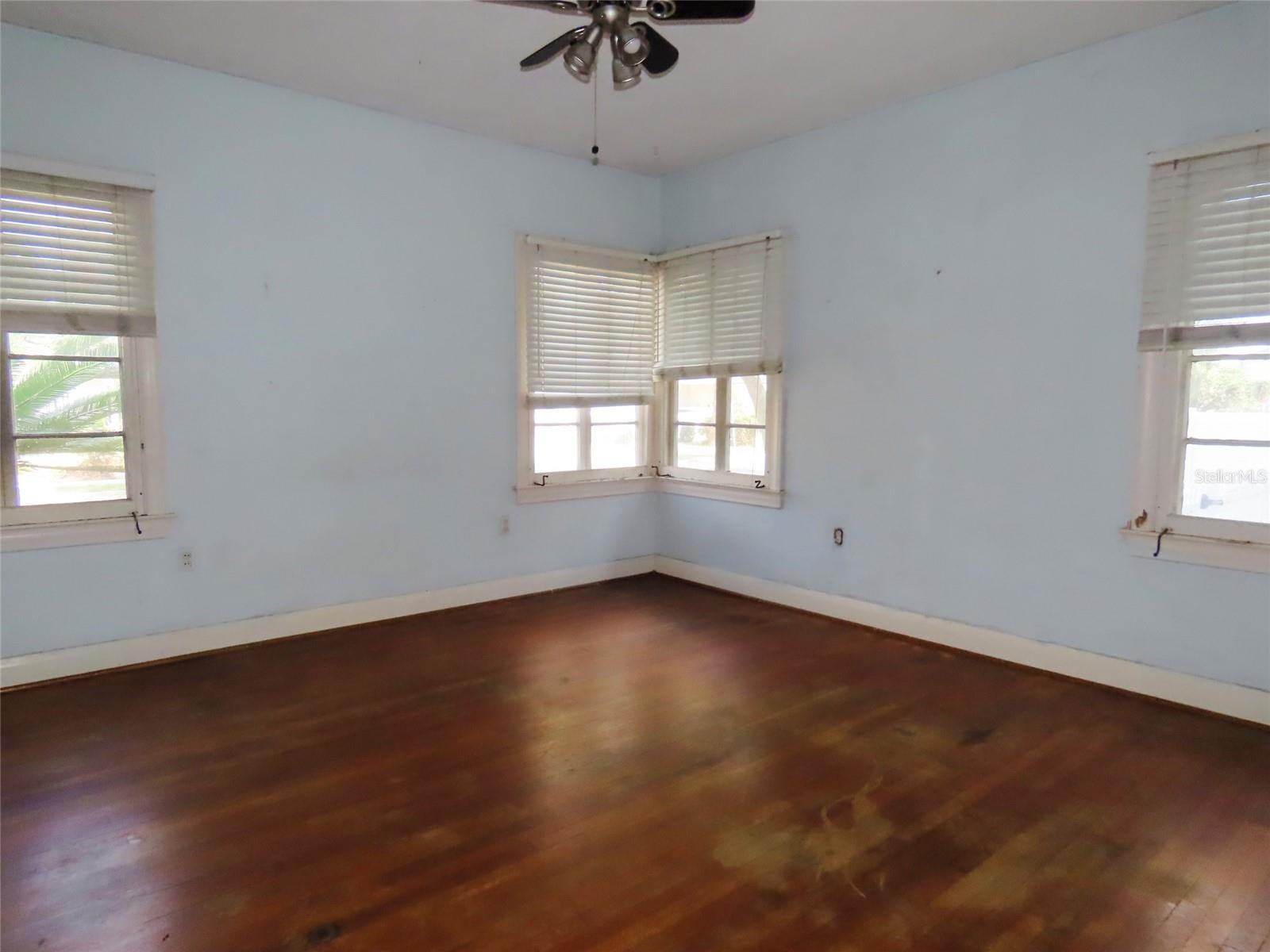 408 27TH ST W, BRADENTON, FL — photo 45