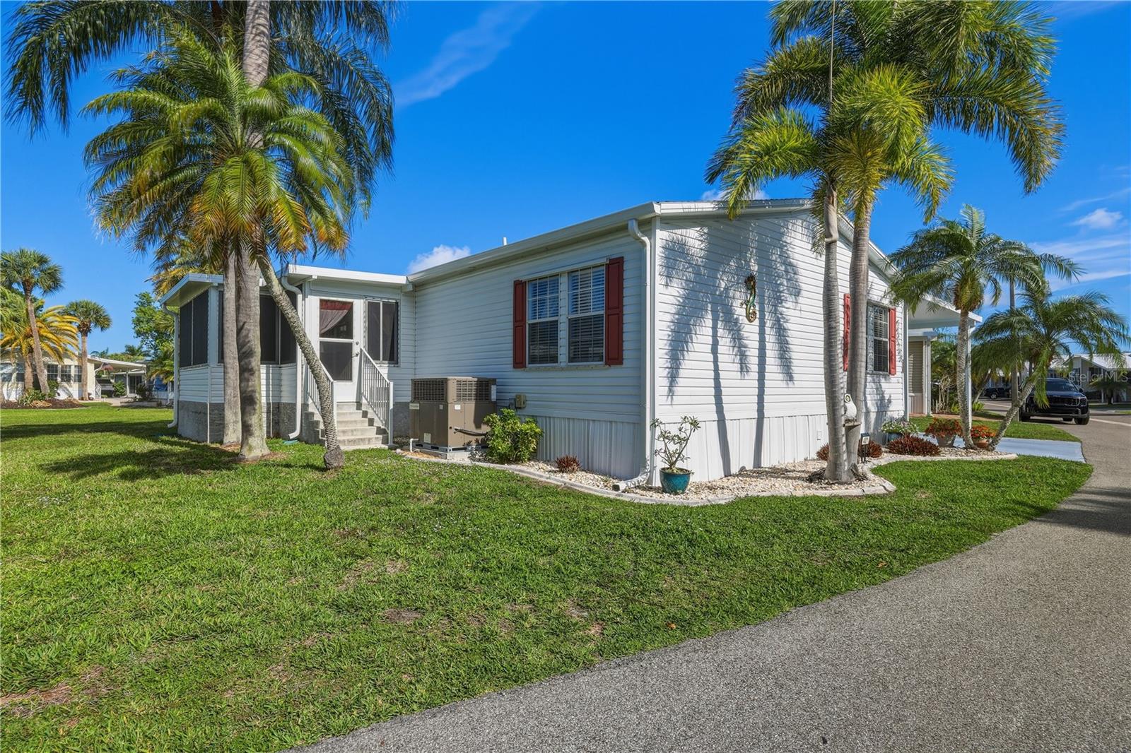2100 KINGS HWY #401, PORT CHARLOTTE, FL