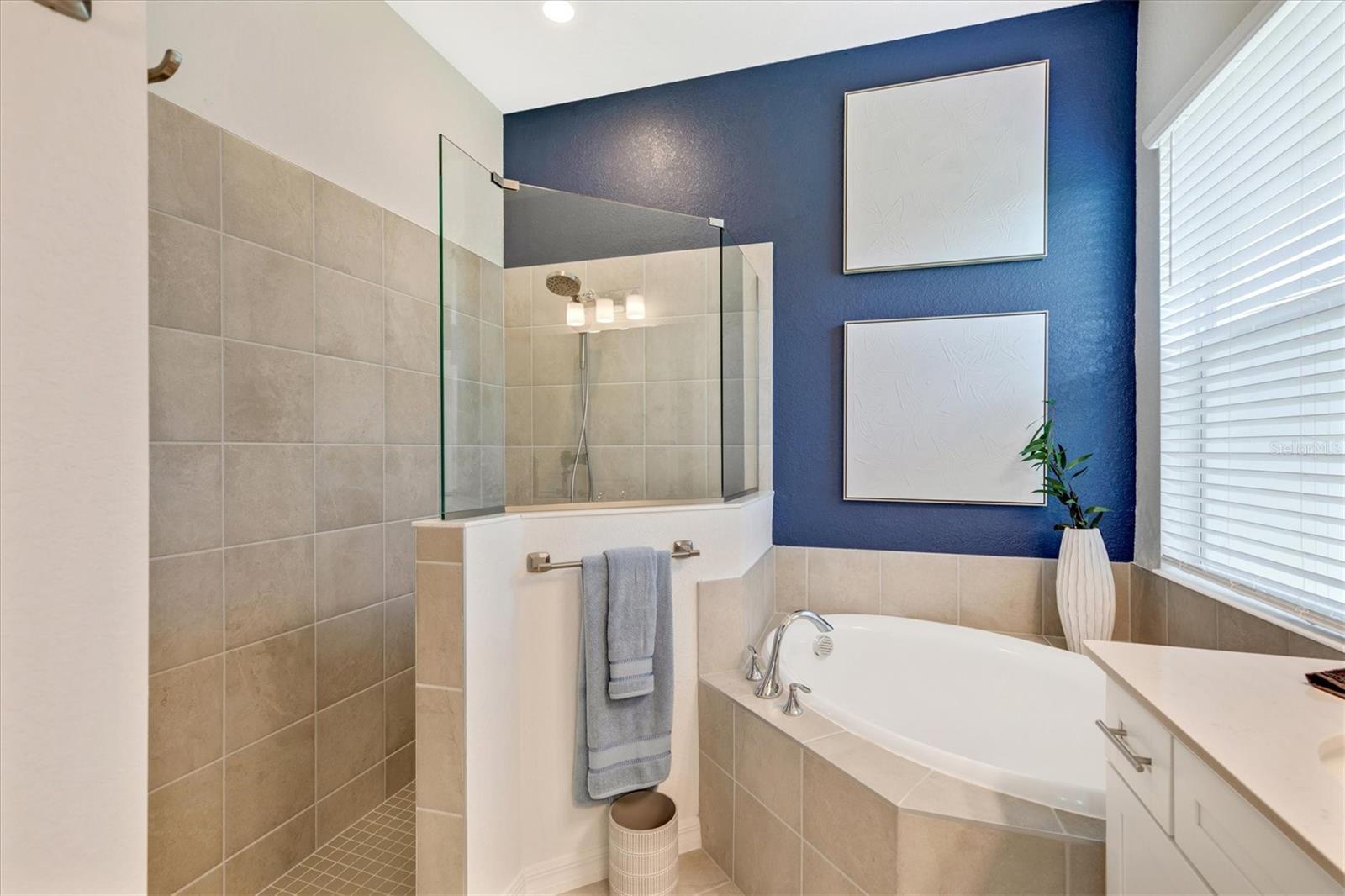 12736 TULUM LOOP, VENICE, FL — photo 37