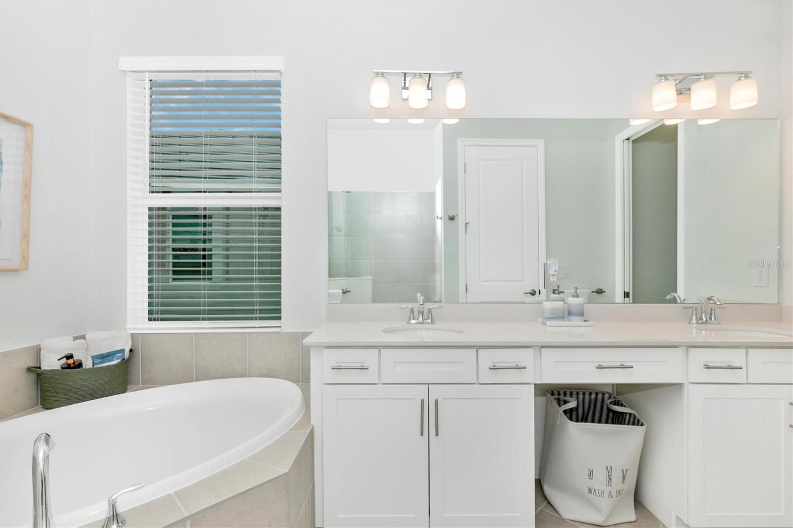 12736 TULUM LOOP, VENICE, FL — photo 38