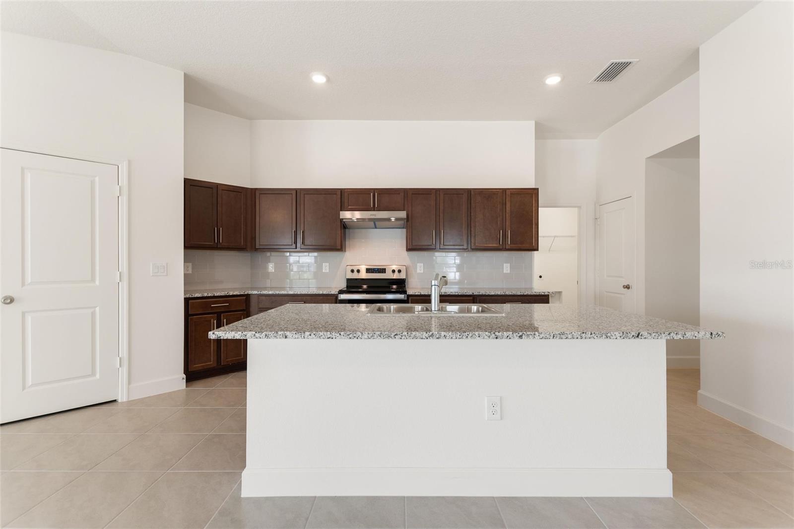 9239 WESTSIDE HILLS DR, DAVENPORT, FL — photo 6