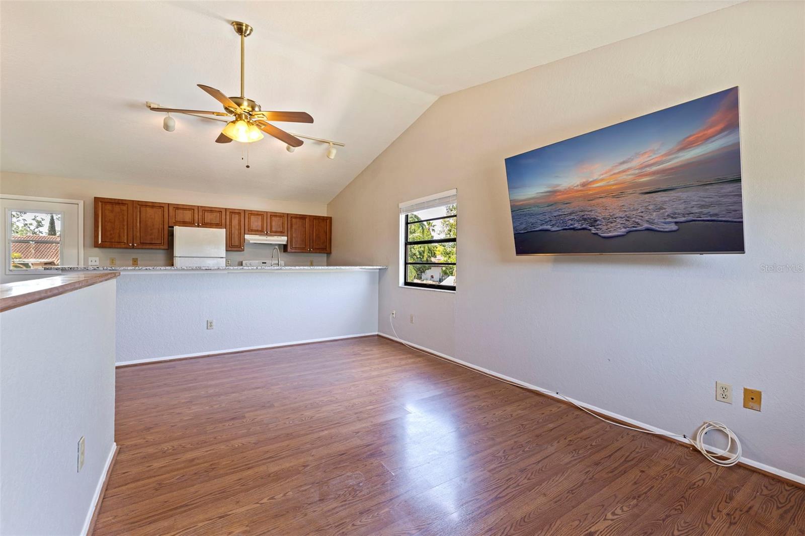 334 CROSSWINDS DR, PALM HARBOR, FL — photo 2