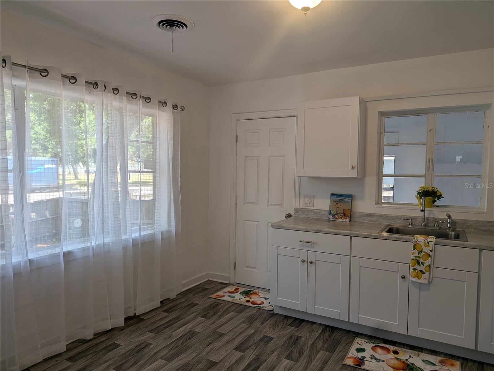 3834 DR MARTIN LUTHER KING JR ST S, ST PETERSBURG, FL — photo 10
