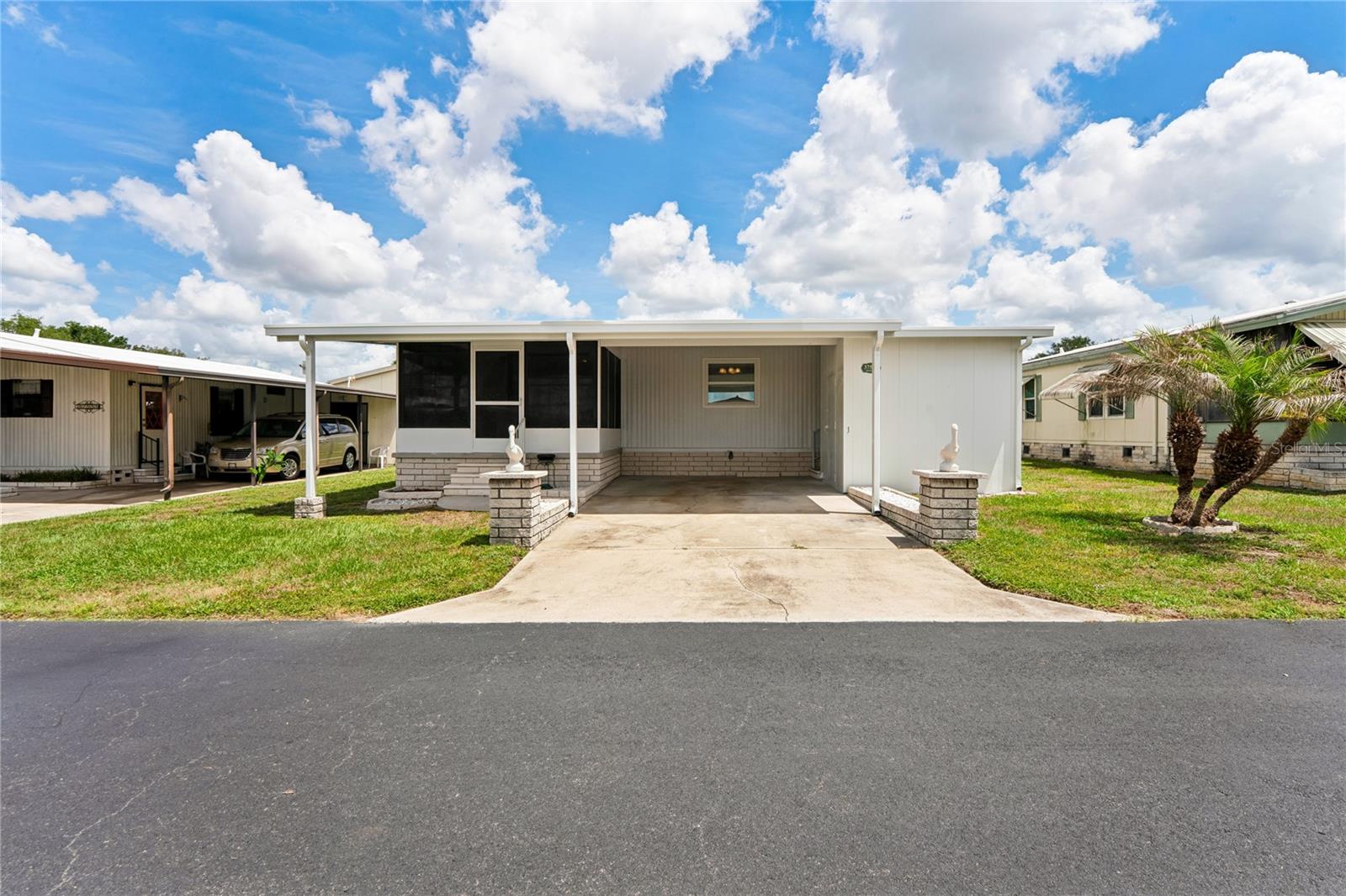 37537 PINATA AVE, ZEPHYRHILLS, FL — photo 2