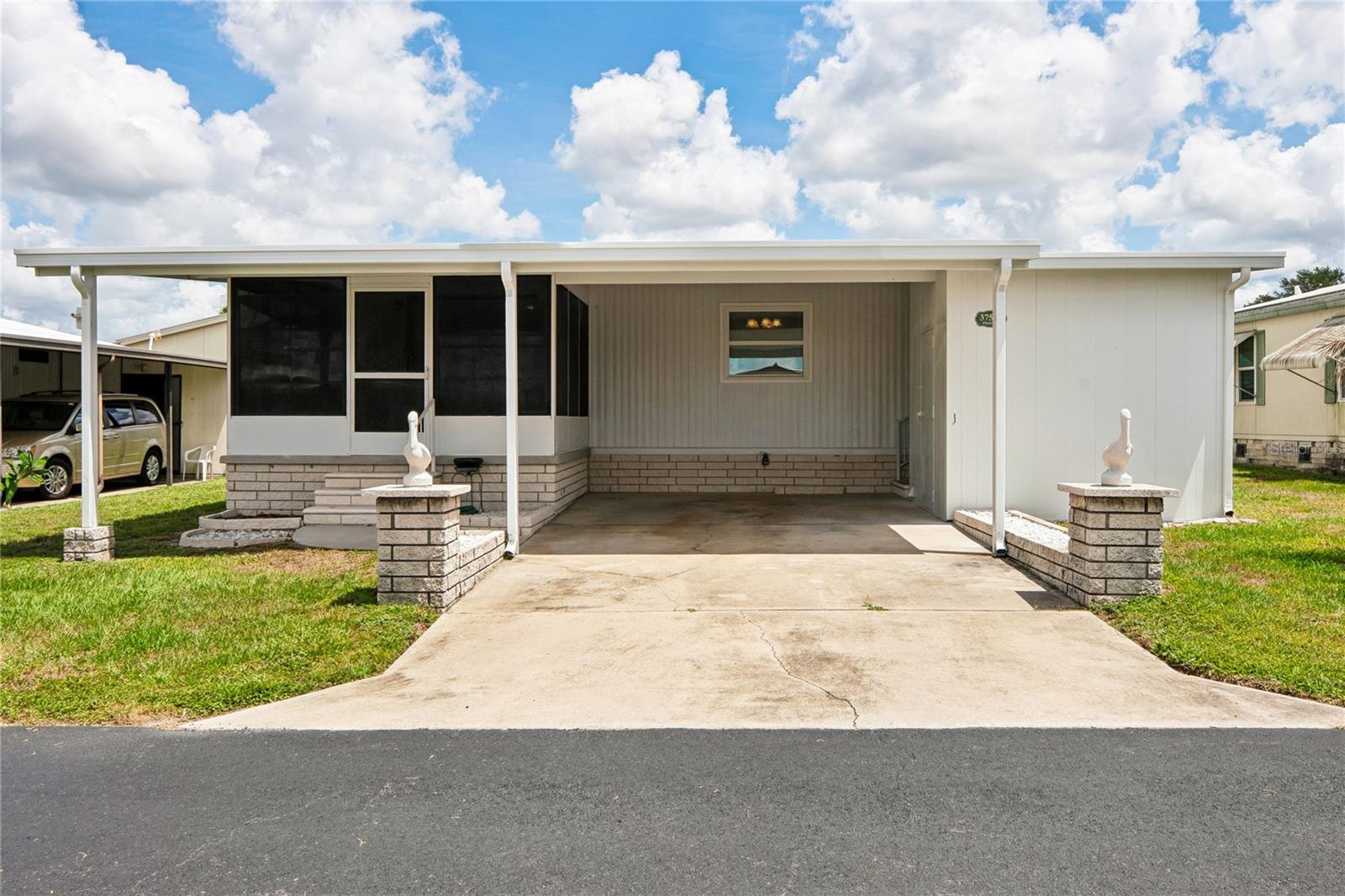 37537 PINATA AVE, ZEPHYRHILLS, FL — photo 3