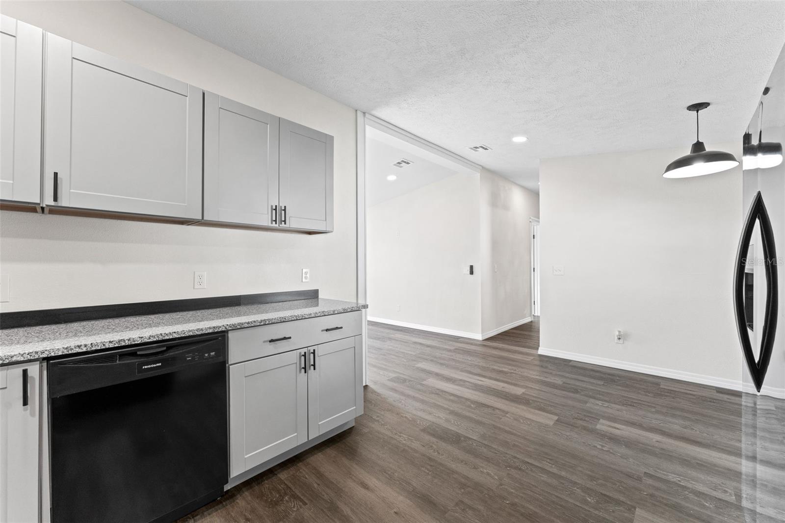 142 N INDIAN RIVER DR N, EDGEWATER, FL — photo 15