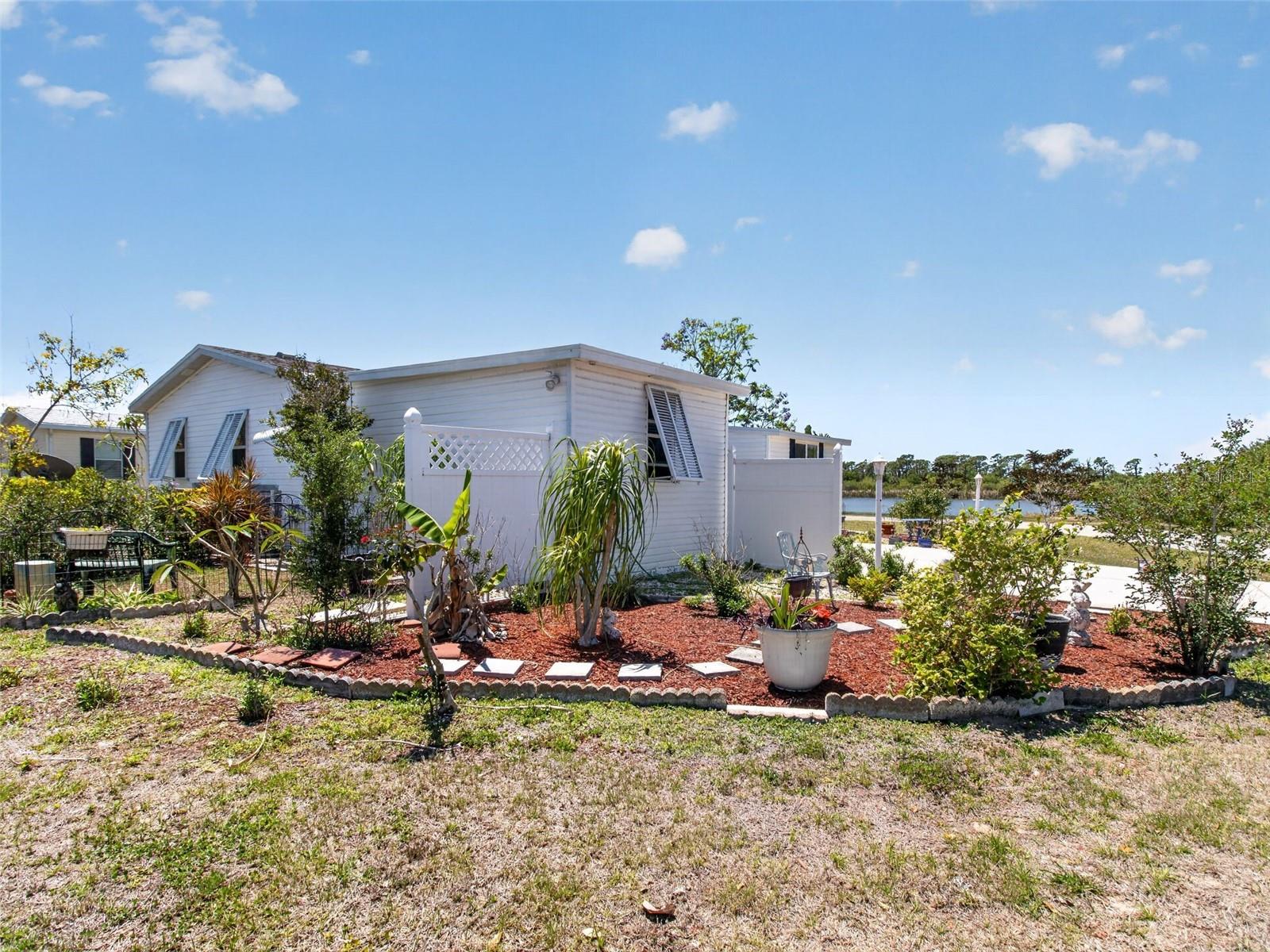 3949 RUSSELL AVE, PORT CHARLOTTE, FL — photo 5