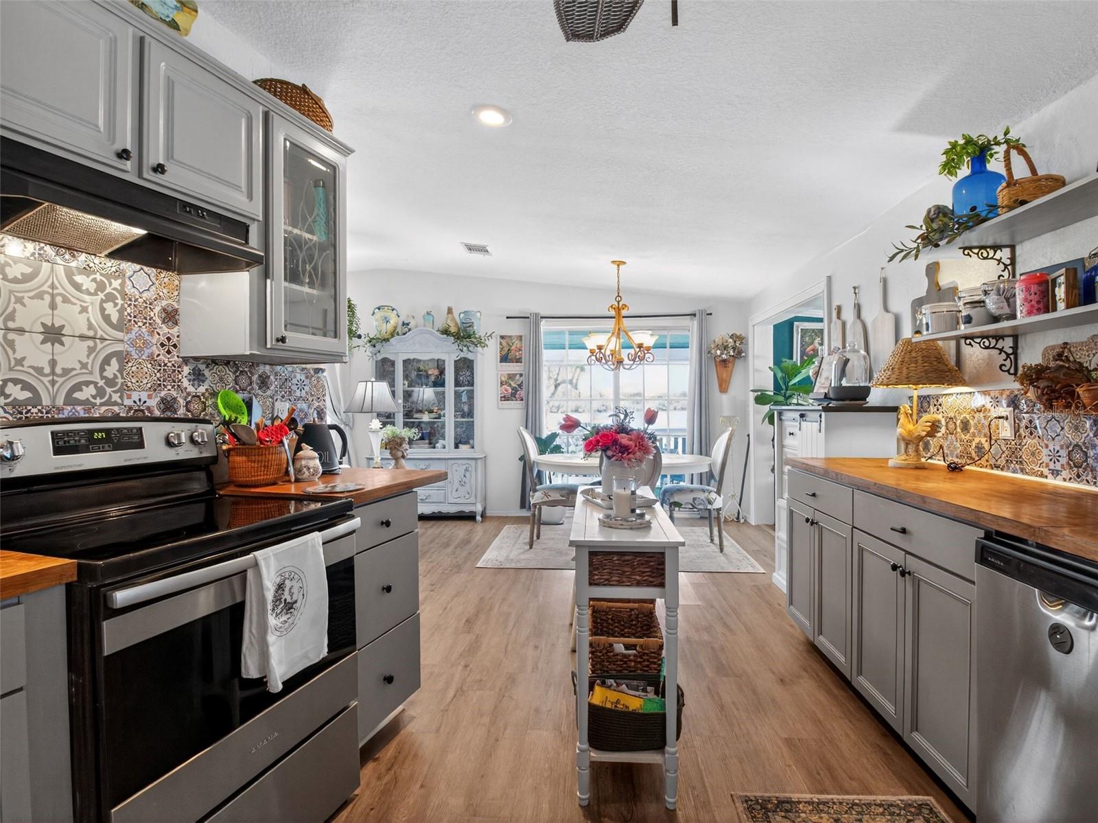 3949 RUSSELL AVE, PORT CHARLOTTE, FL — photo 8