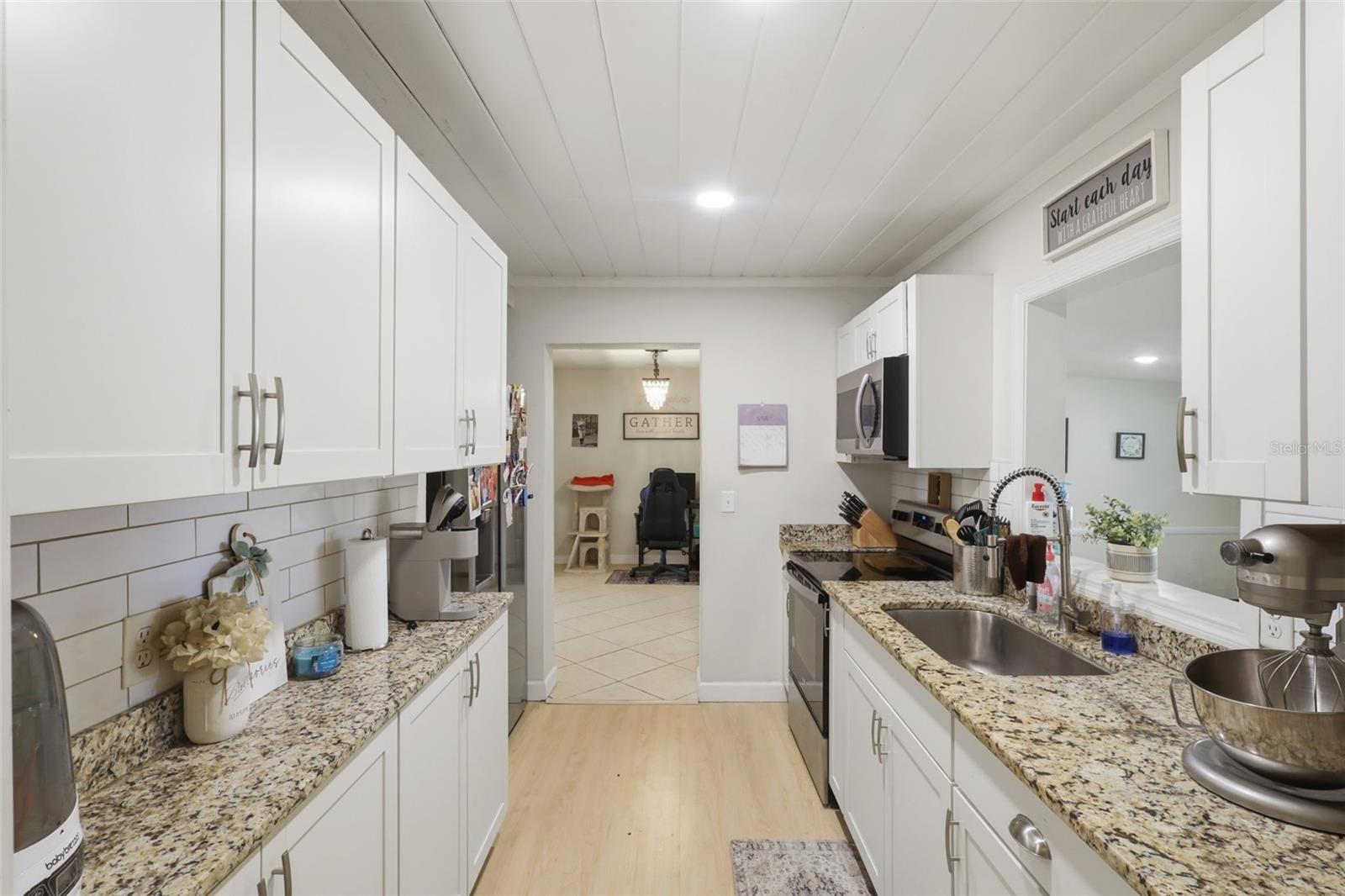 112 EDWARDS AVE, ORANGE CITY, FL — photo 2