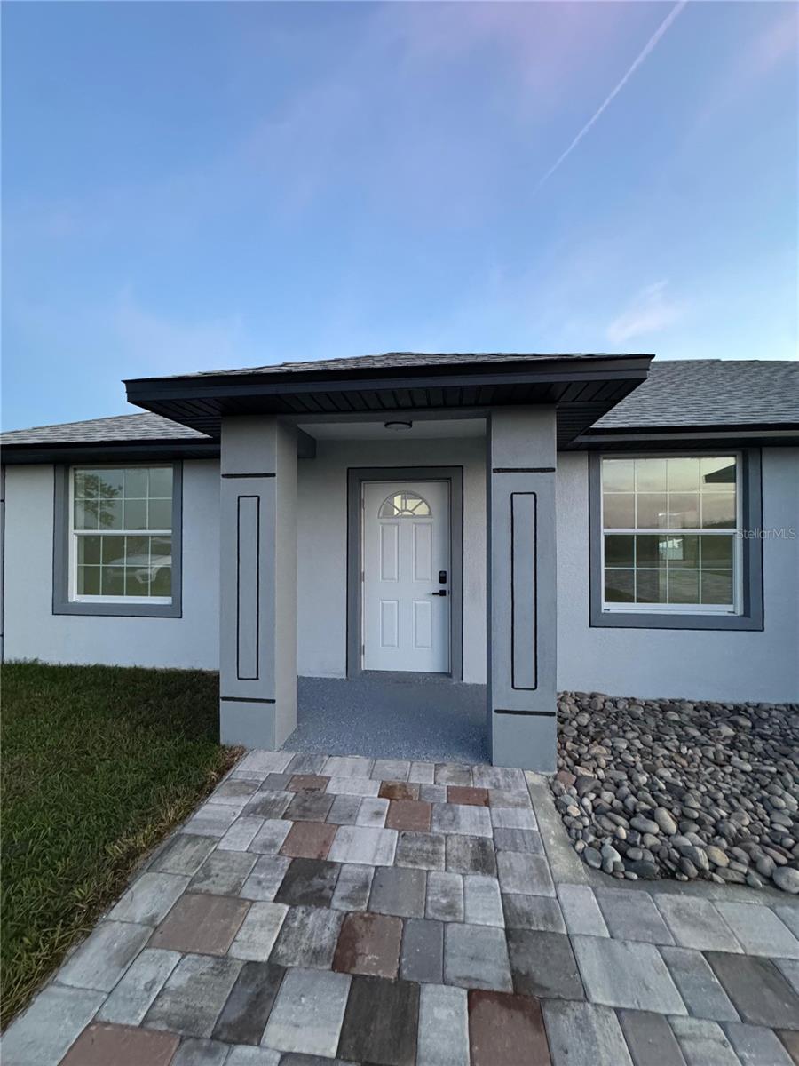 2555 W TAUNTON RD, AVON PARK, FL — photo 2