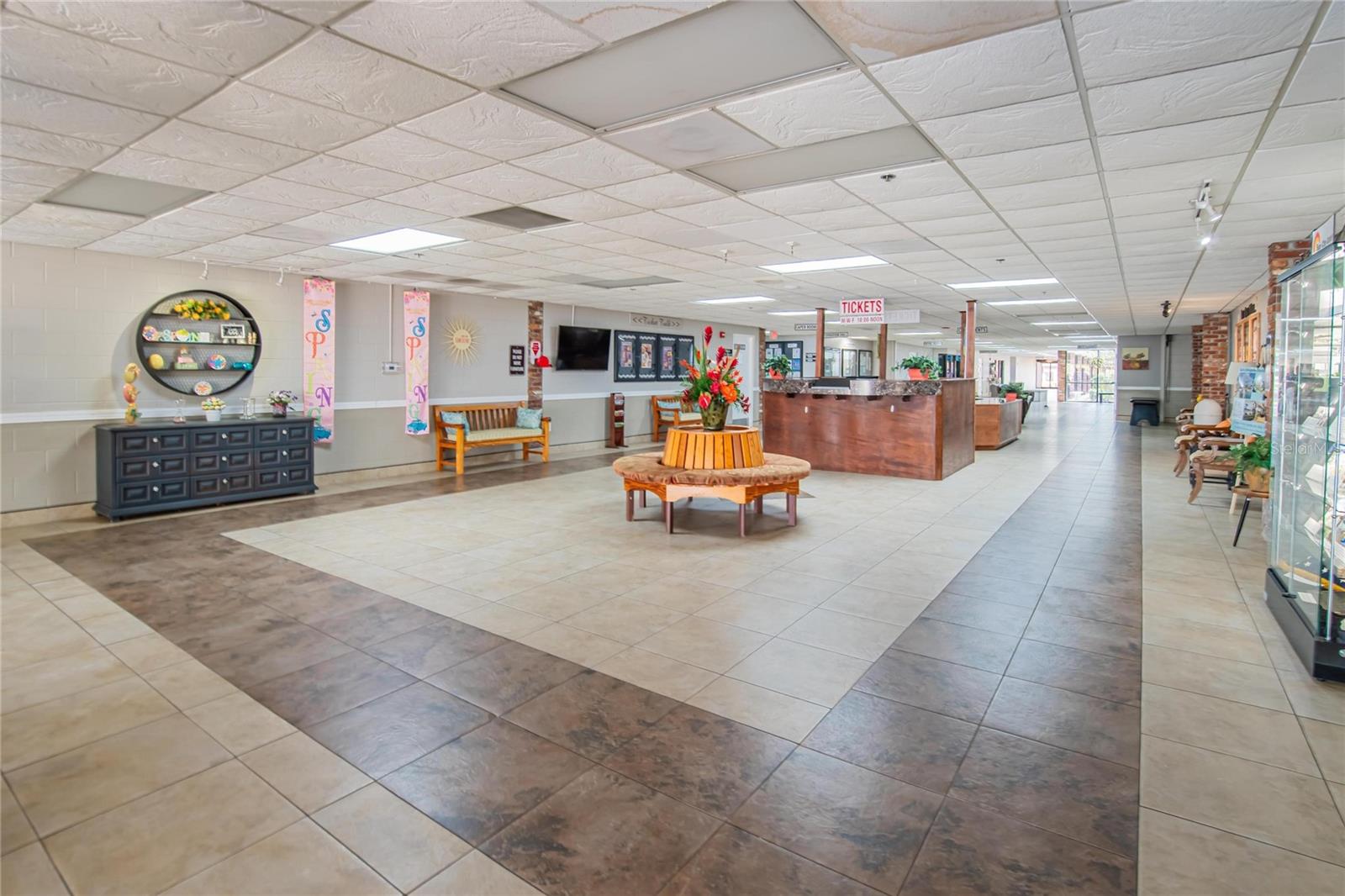 809 OAKMONT AVE, SUN CITY CENTER, FL — photo 36