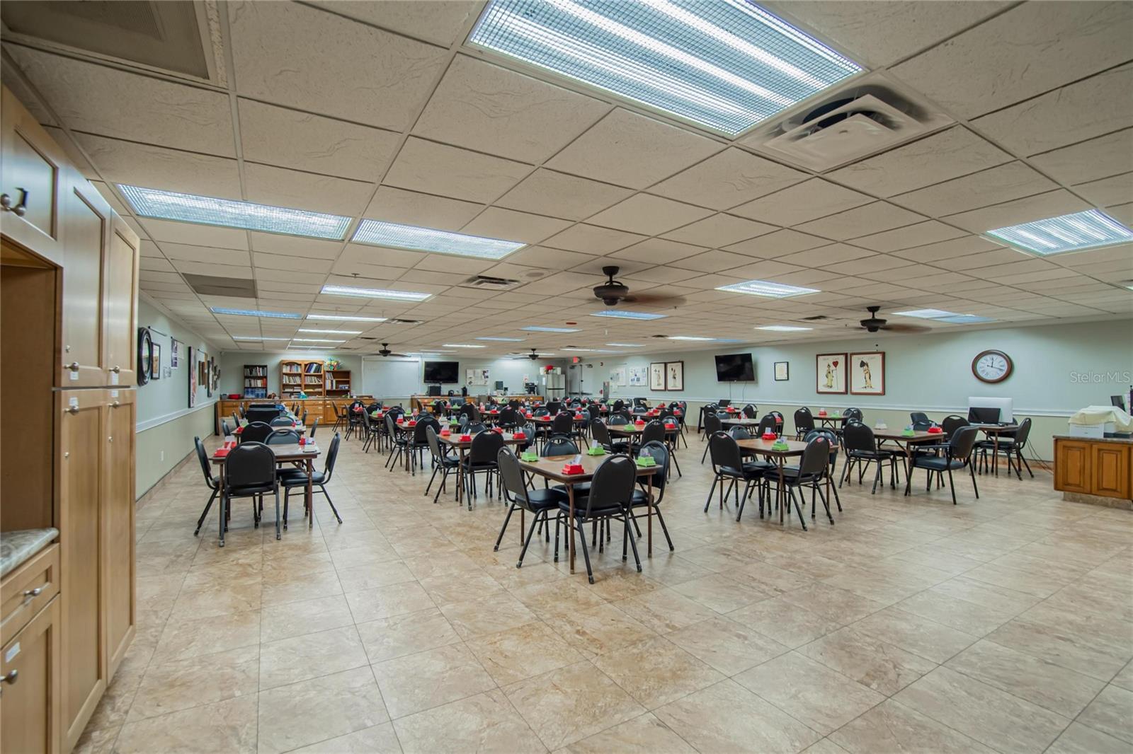 809 OAKMONT AVE, SUN CITY CENTER, FL — photo 41
