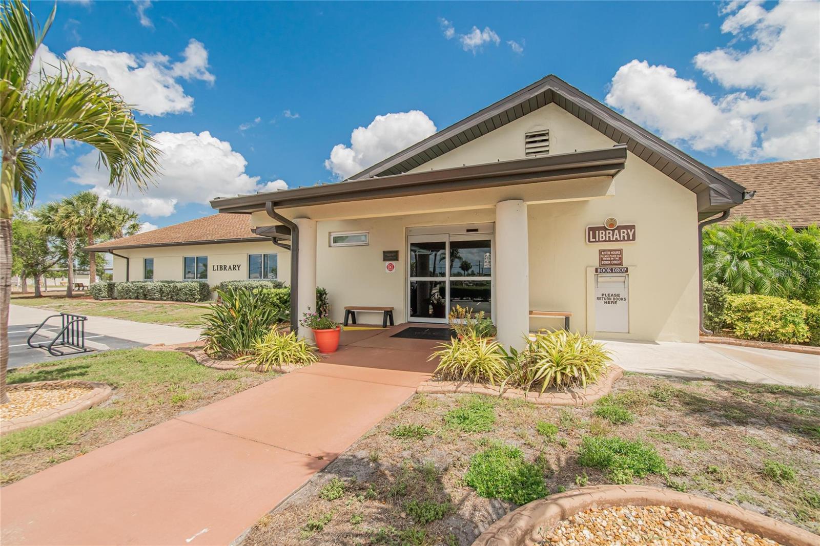 809 OAKMONT AVE, SUN CITY CENTER, FL — photo 45